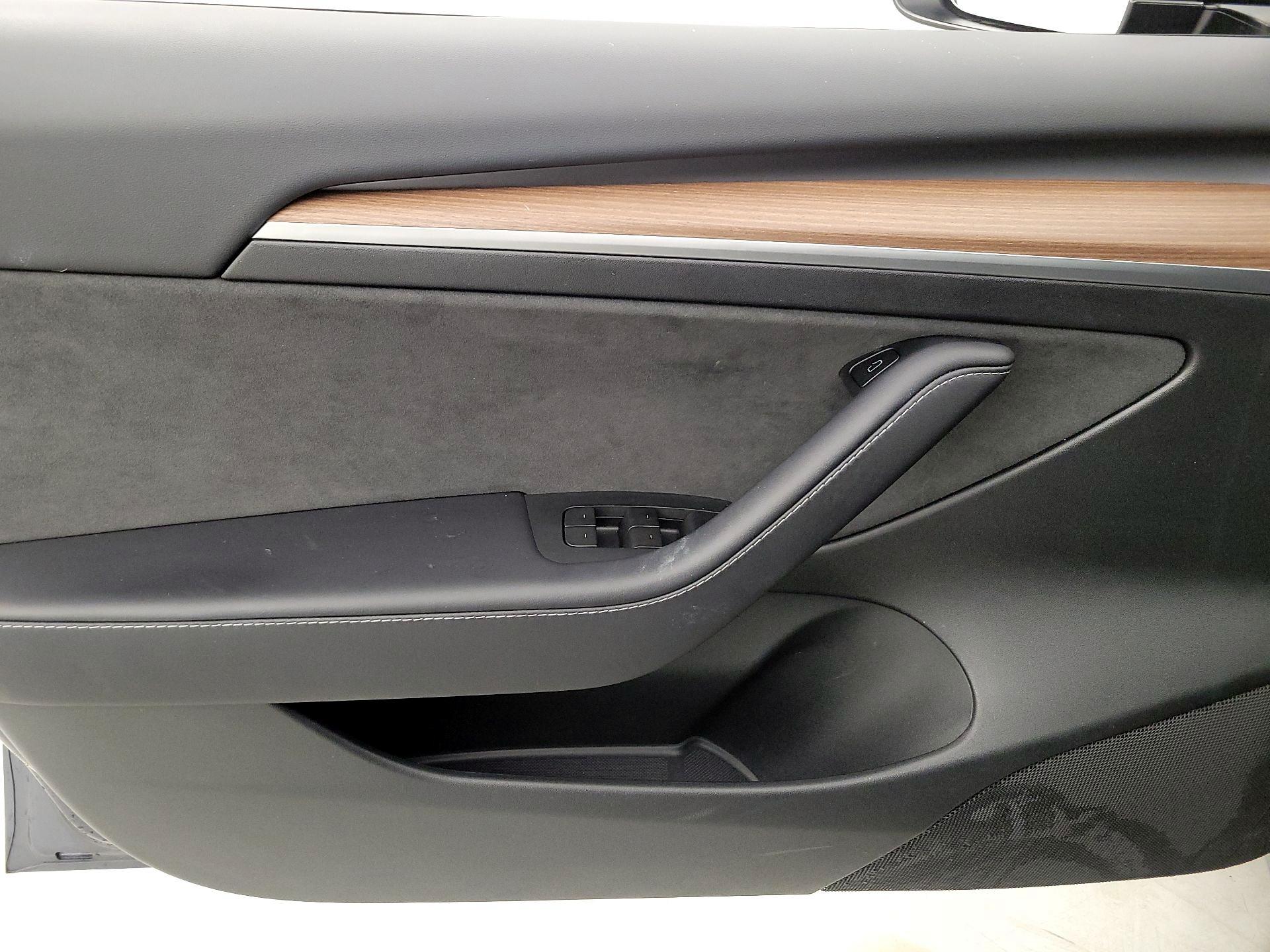 Thumbnail: 2023 Tesla Model 3 - 12