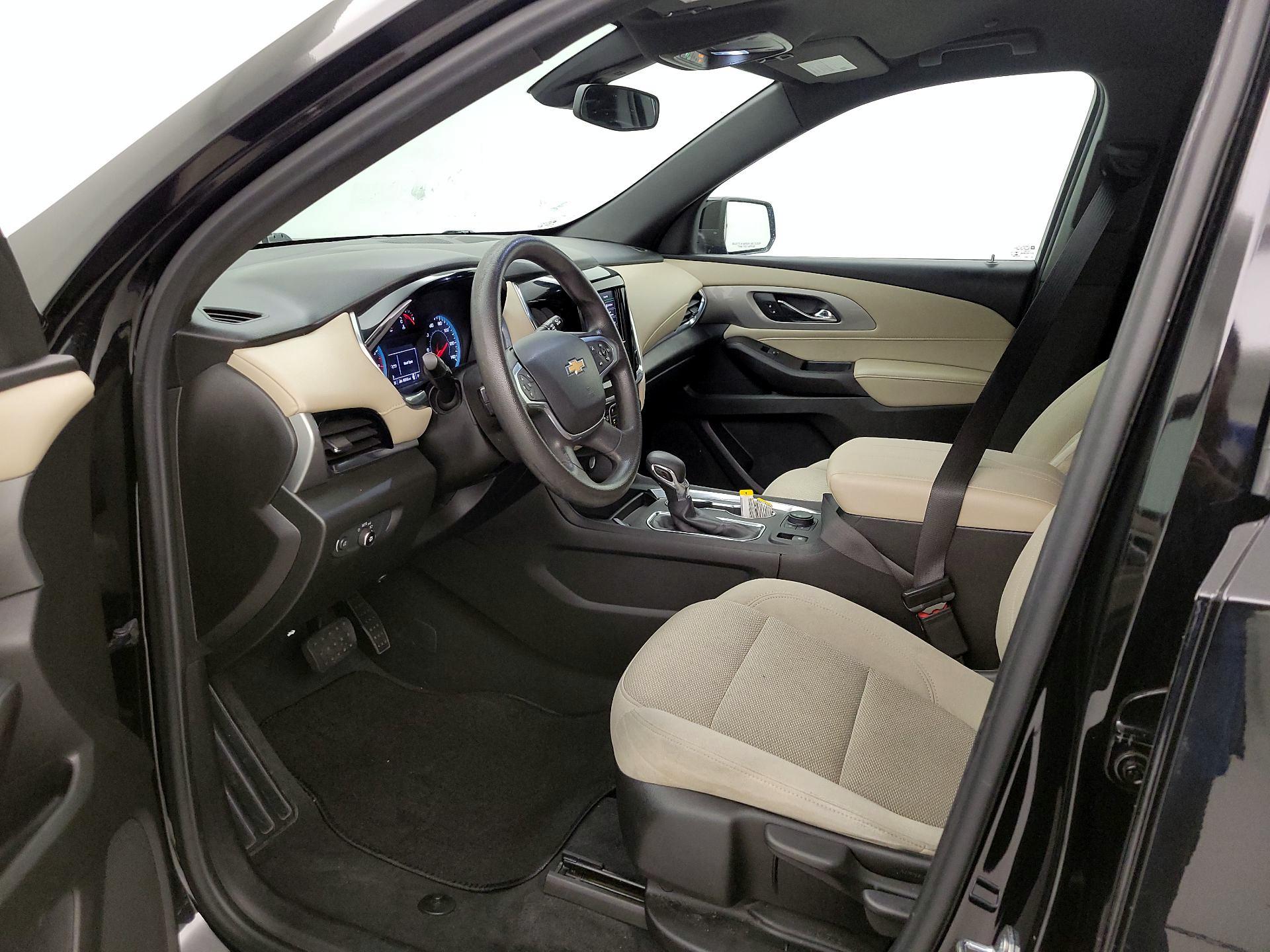 Thumbnail: 2022 Chevrolet Traverse - 11