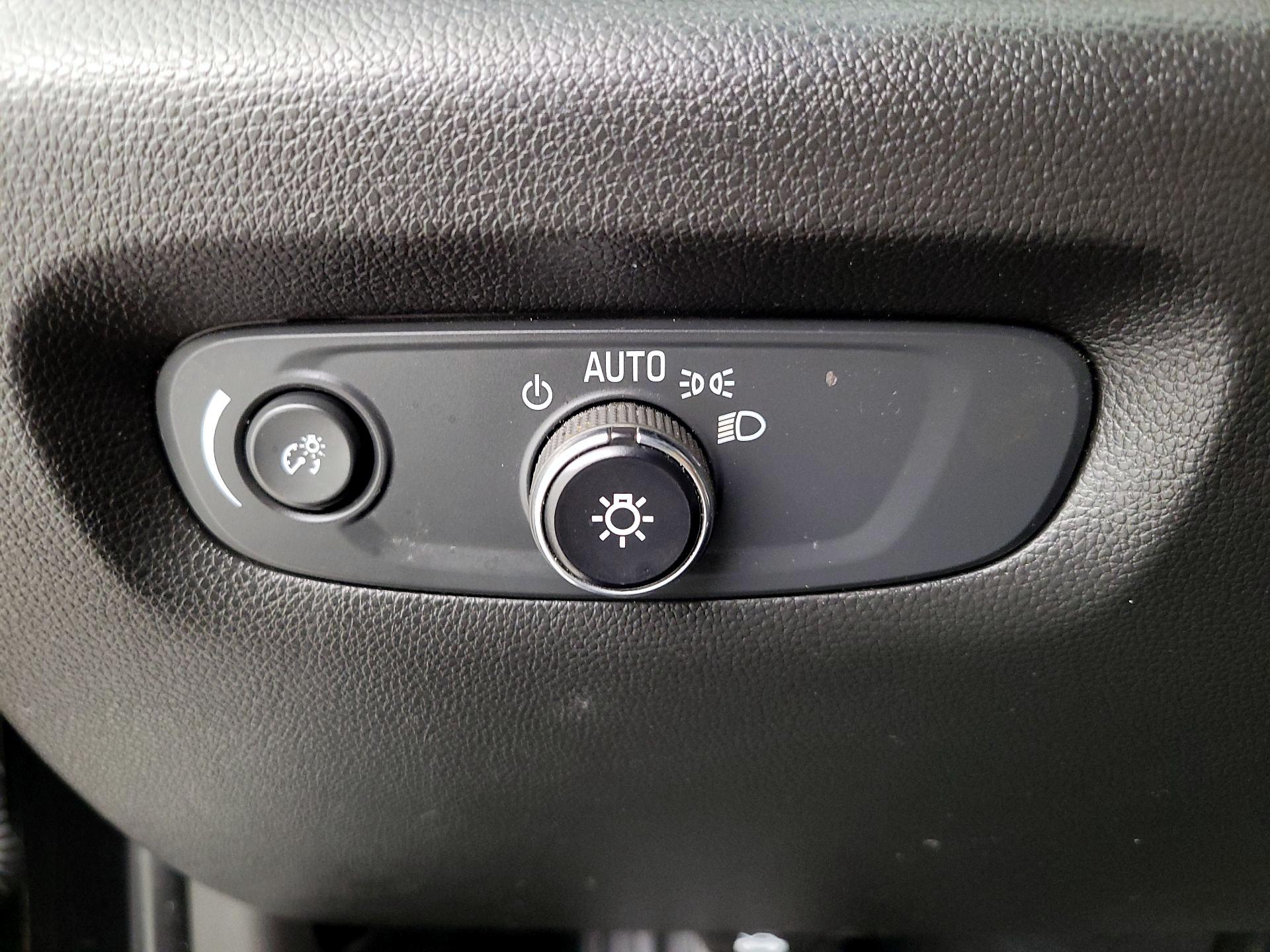 Thumbnail: 2022 Chevrolet Traverse - 13