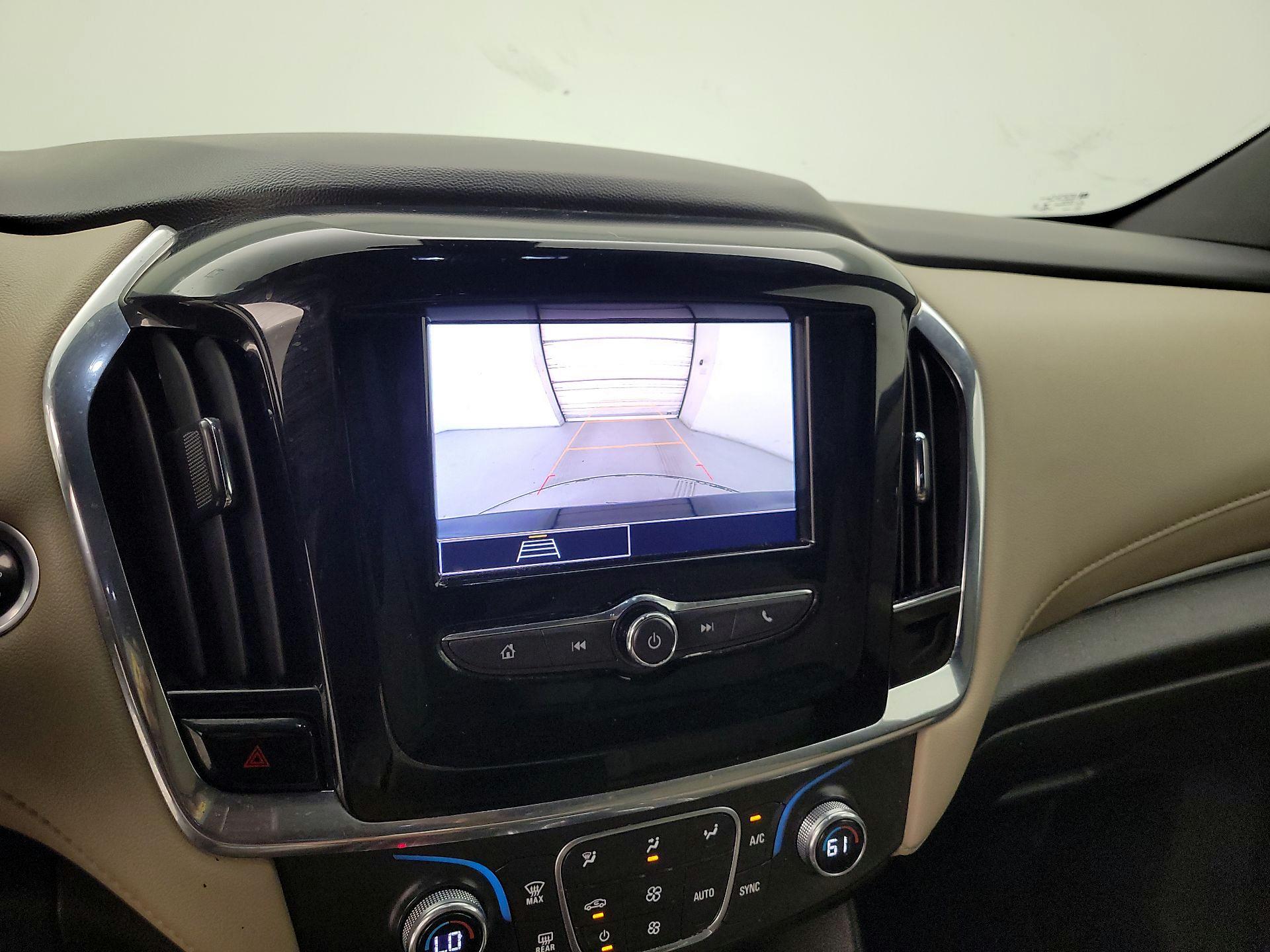 Thumbnail: 2022 Chevrolet Traverse - 14