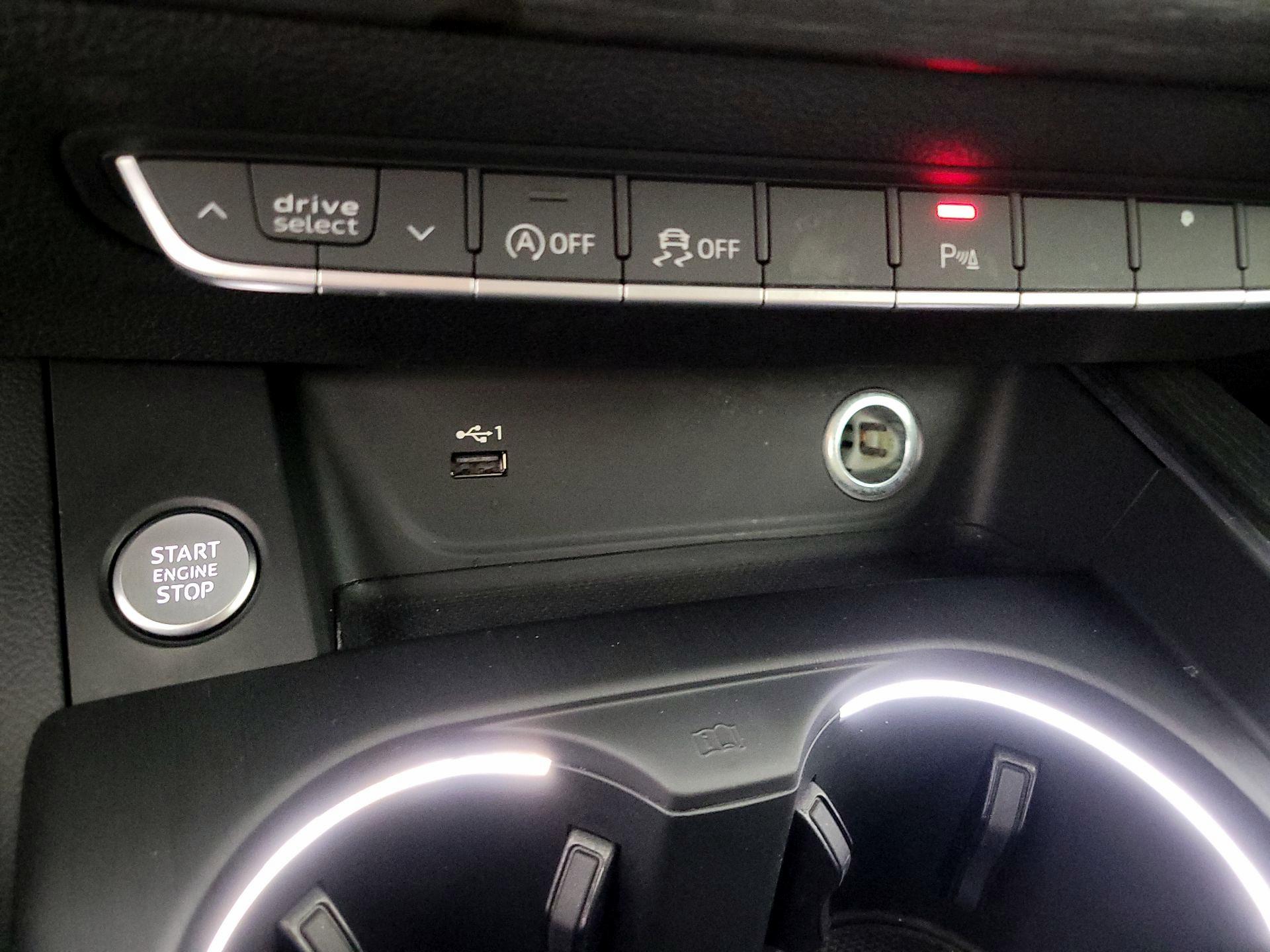 Thumbnail: 2019 Audi A4 - 18