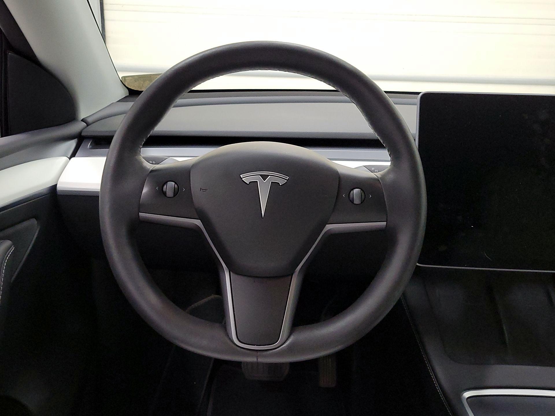 Thumbnail: 2022 Tesla Model Y - 10