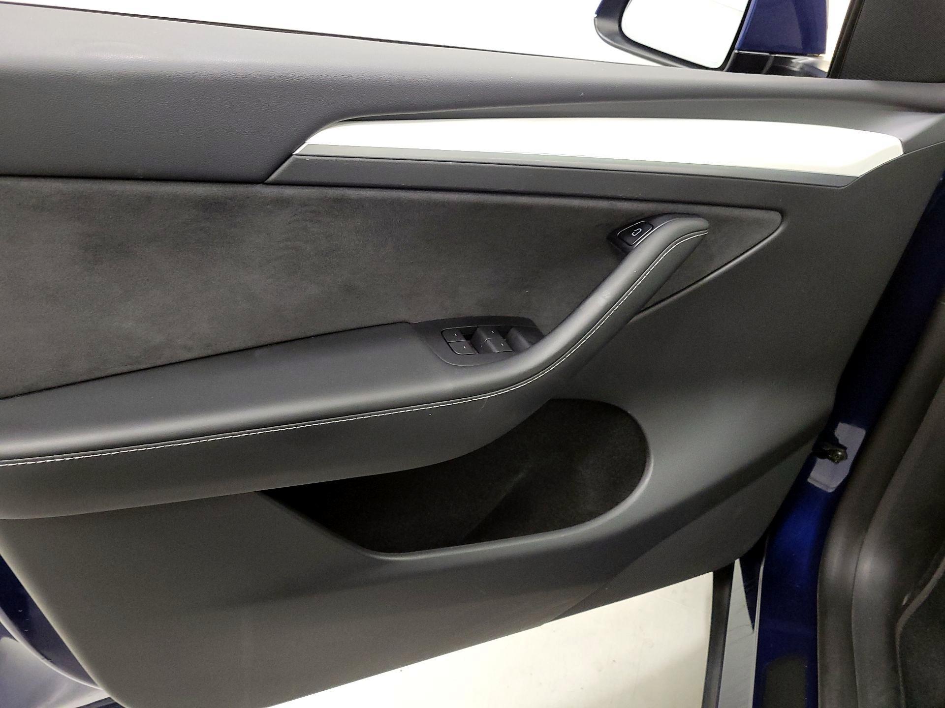 Thumbnail: 2022 Tesla Model Y - 12