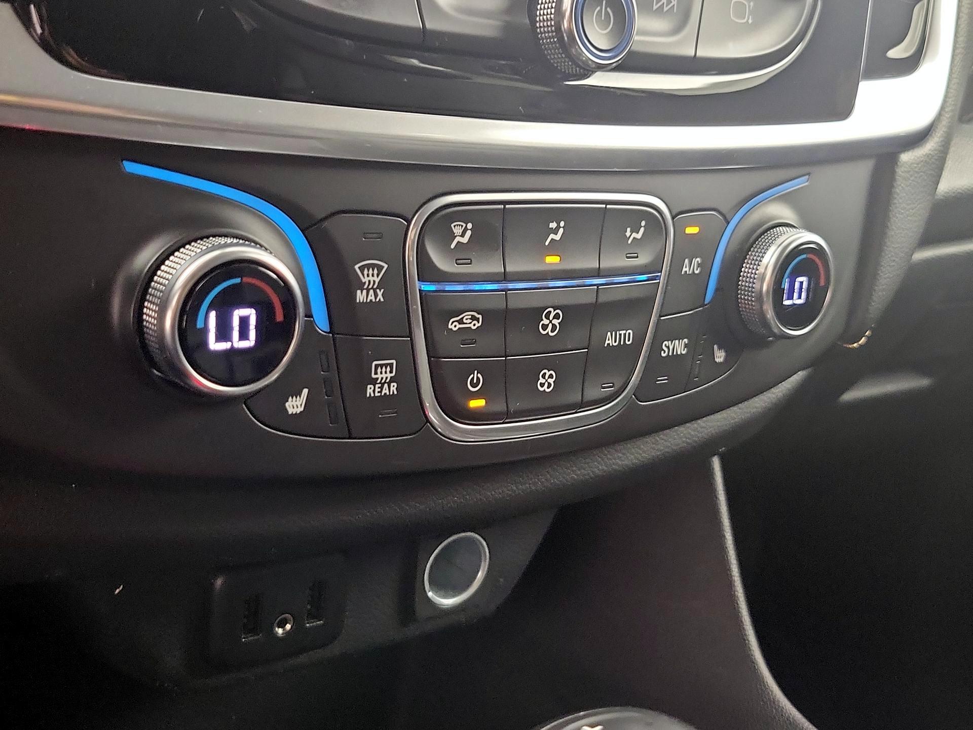 Thumbnail: 2019 Chevrolet Traverse - 16