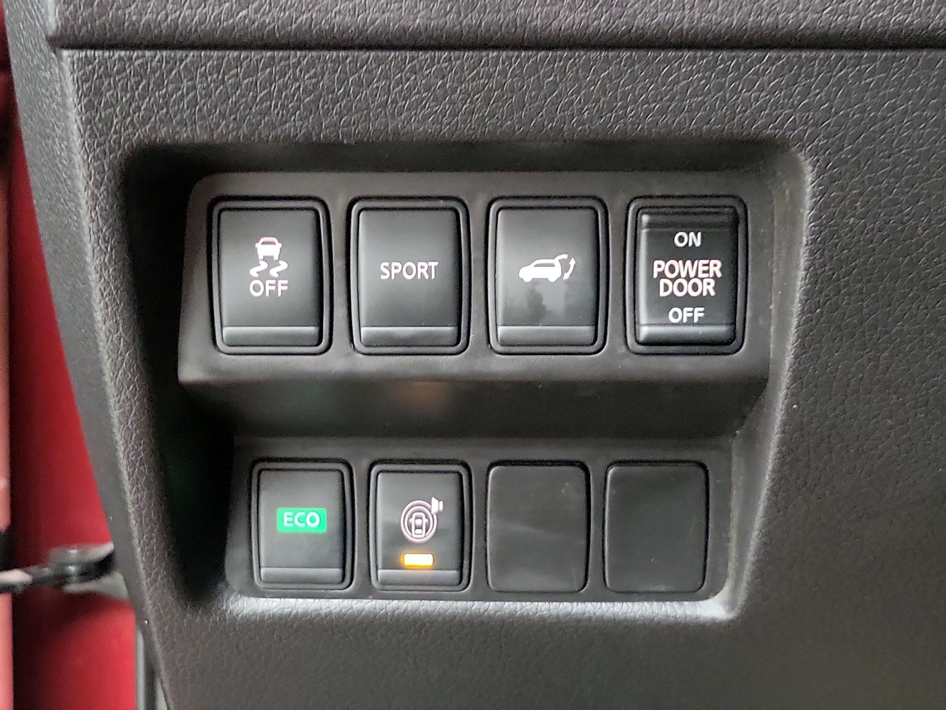 Thumbnail: 2016 Nissan Rogue - 13