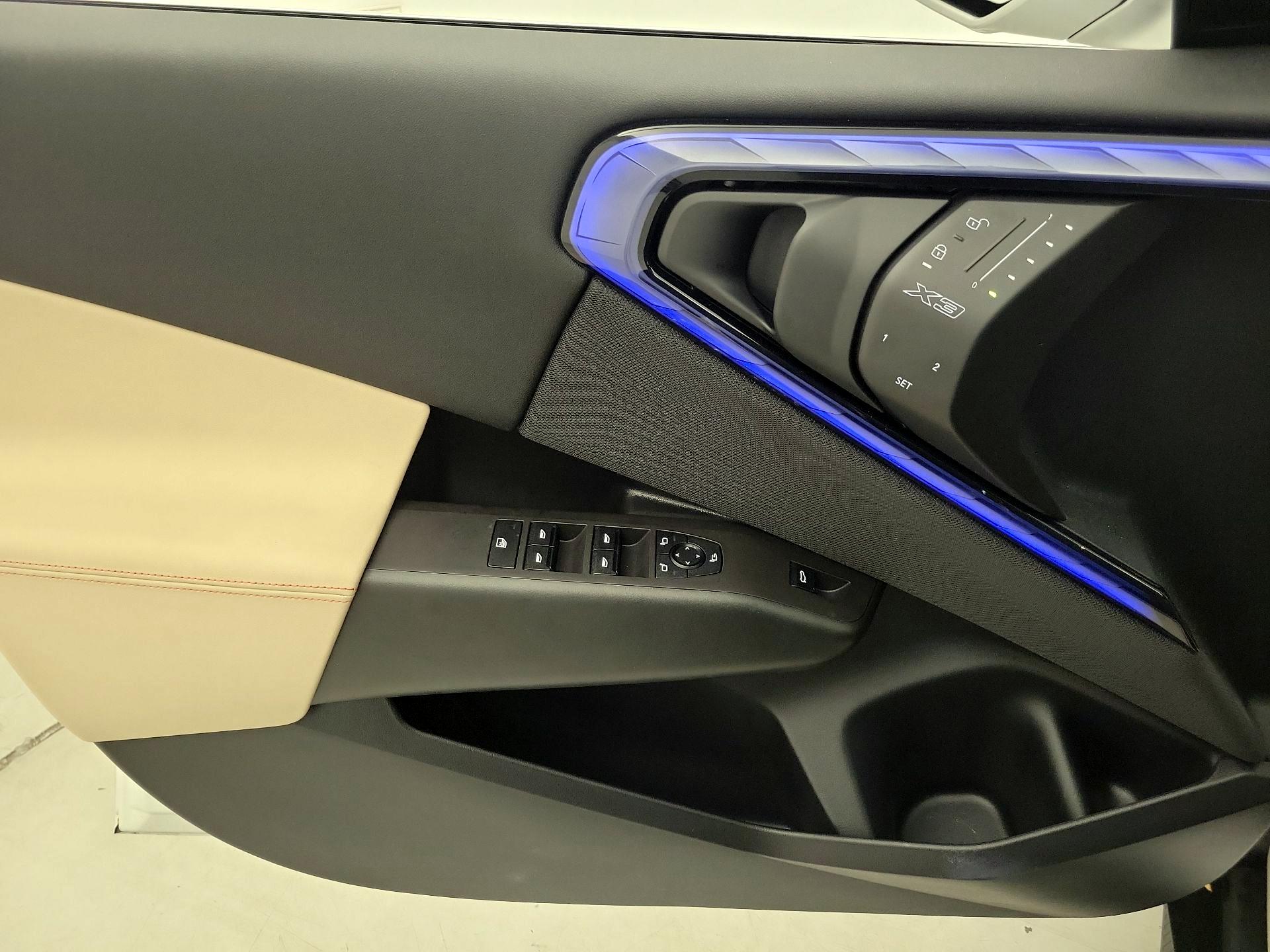 Thumbnail: 2025 BMW X3 - 12