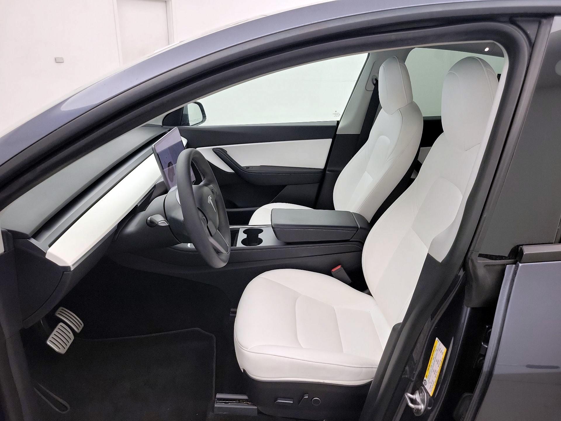 Thumbnail: 2022 Tesla Model Y - 11