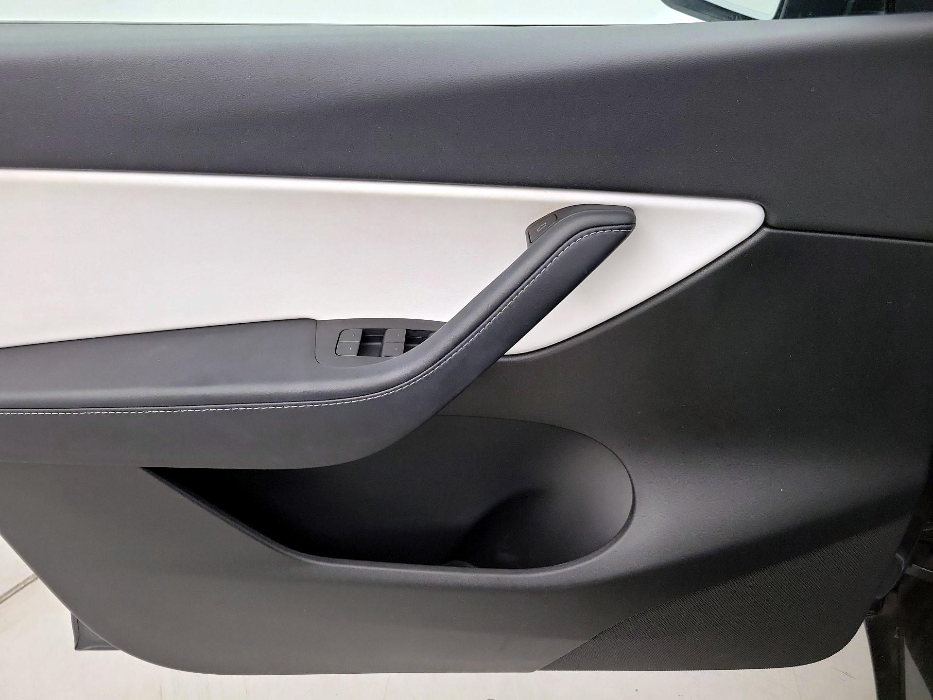 Thumbnail: 2022 Tesla Model Y - 12