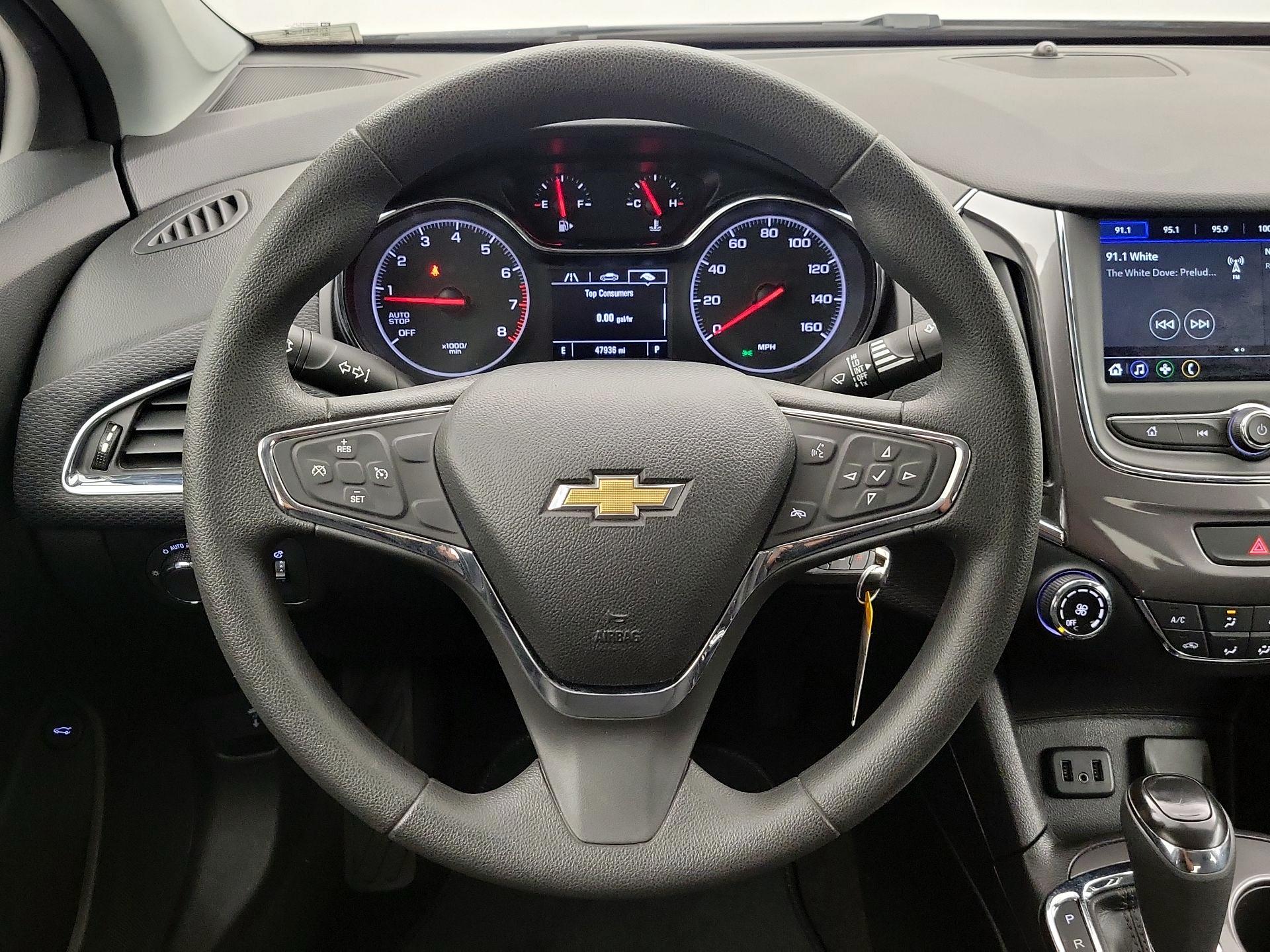 Thumbnail: 2019 Chevrolet Cruze - 10