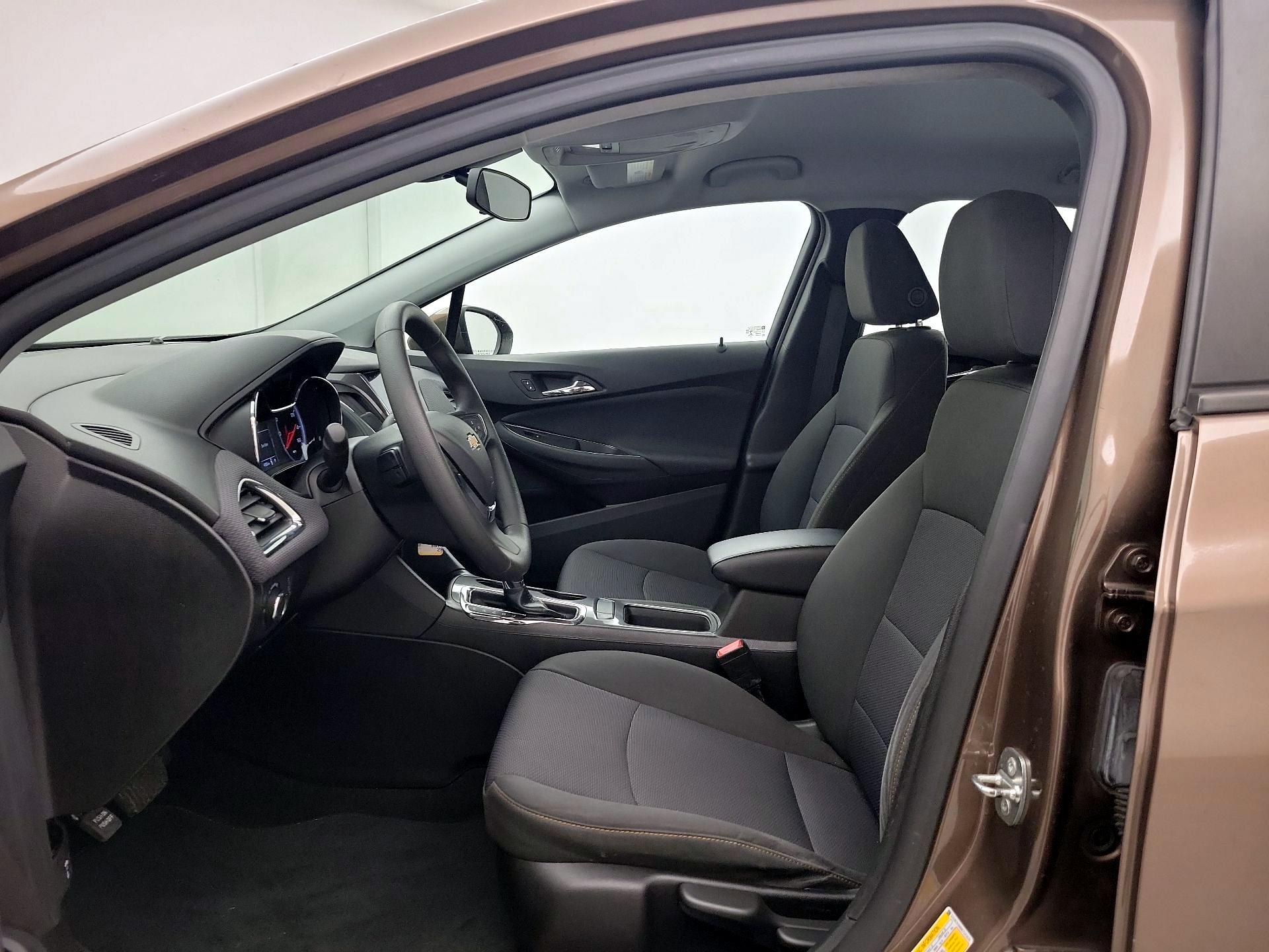 Thumbnail: 2019 Chevrolet Cruze - 11