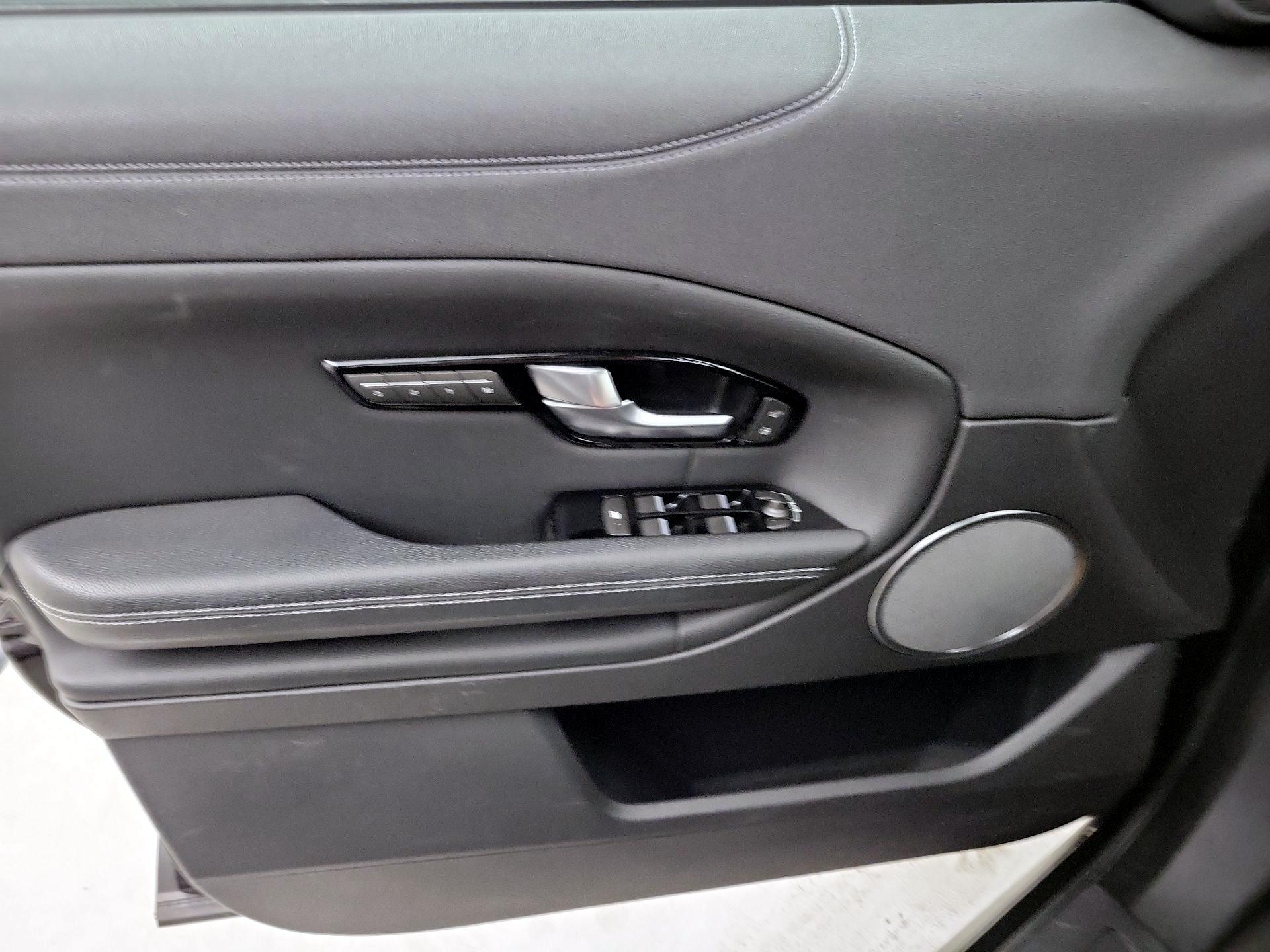 Thumbnail: 2018 Land Rover Range Rover Evoque - 12