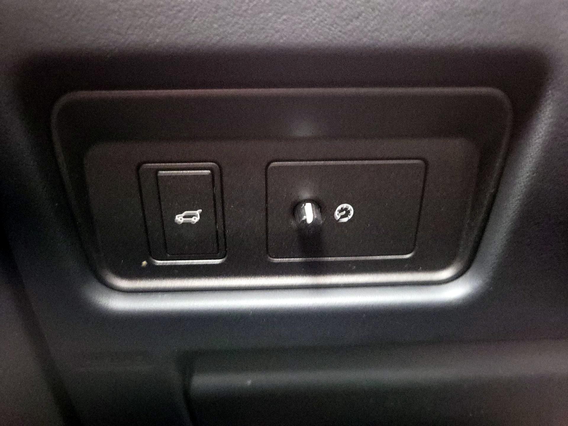 Thumbnail: 2018 Land Rover Range Rover Evoque - 13