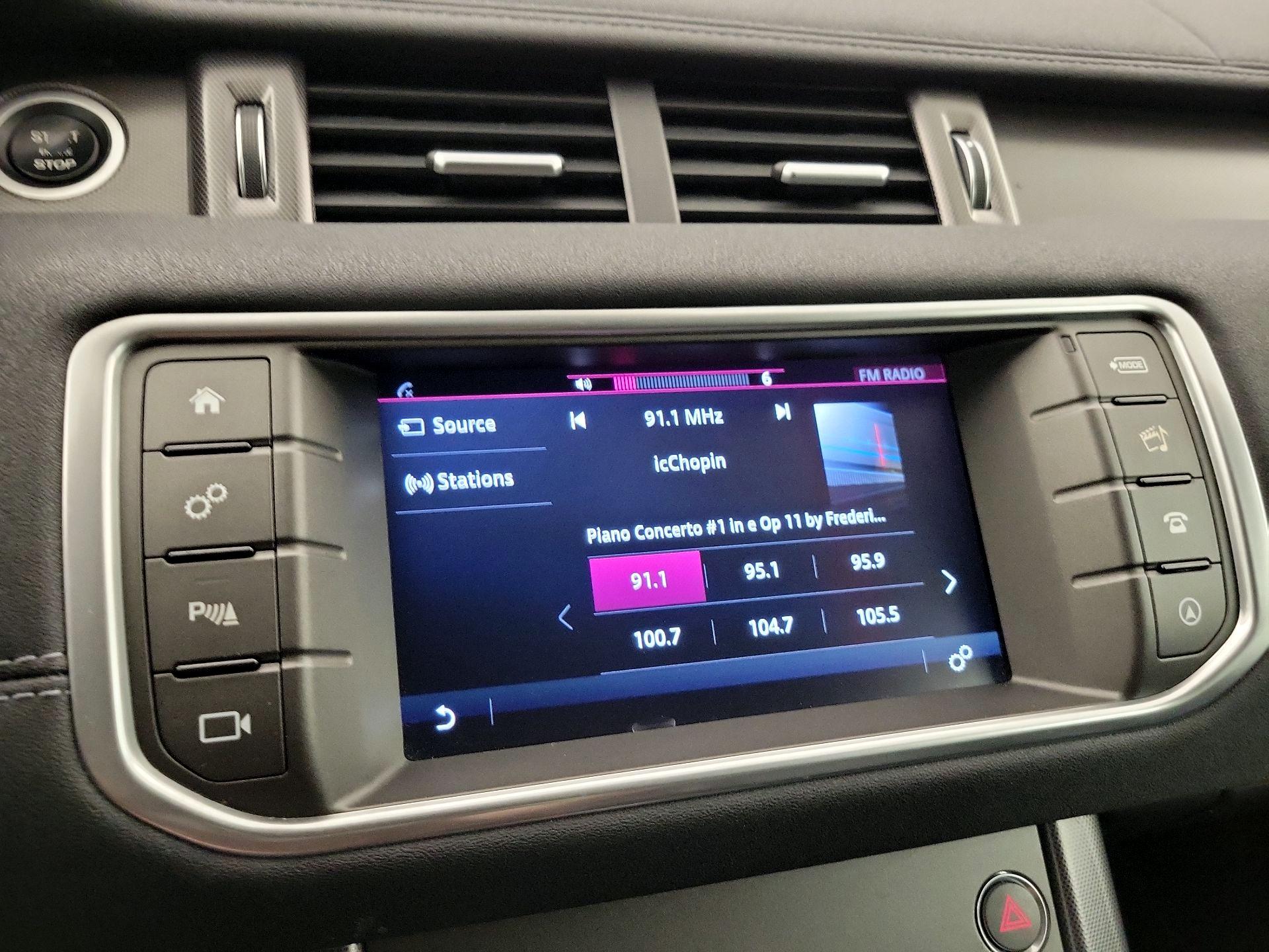 Thumbnail: 2018 Land Rover Range Rover Evoque - 15