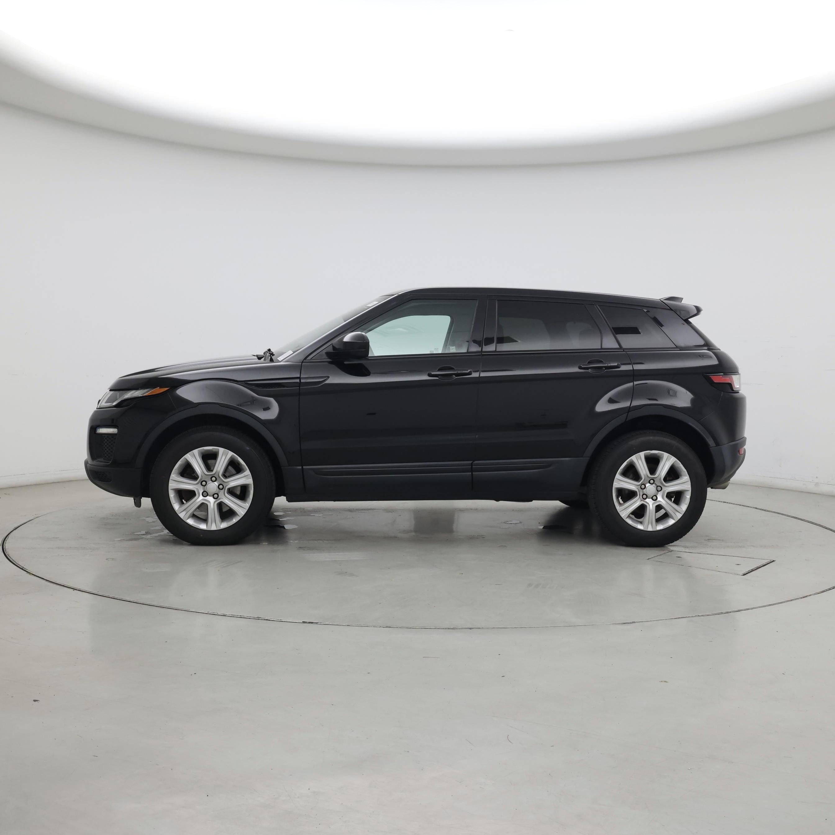 Thumbnail: 2018 Land Rover Range Rover Evoque - 3