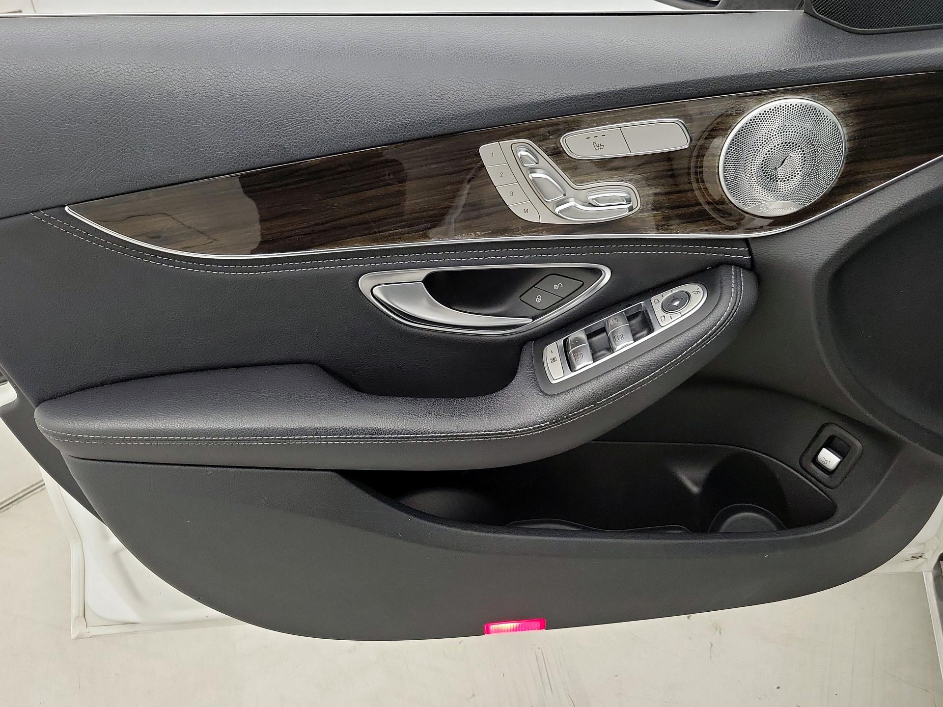 Thumbnail: 2015 Mercedes-Benz C-Class - 12