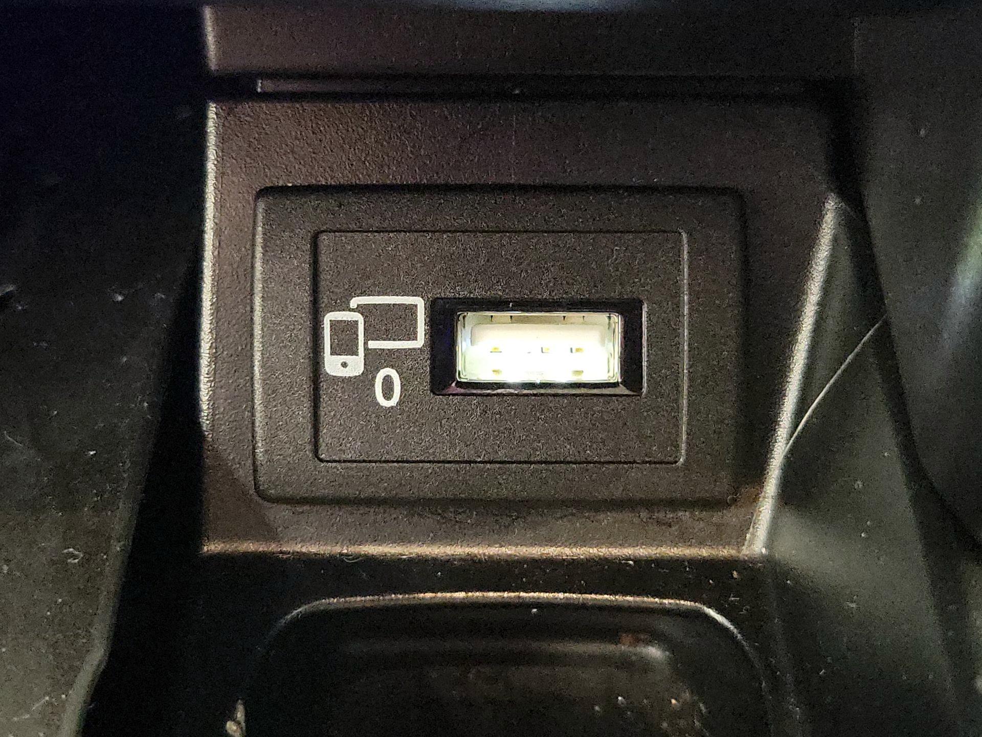 Thumbnail: 2018 Mercedes-Benz E-Class - 19