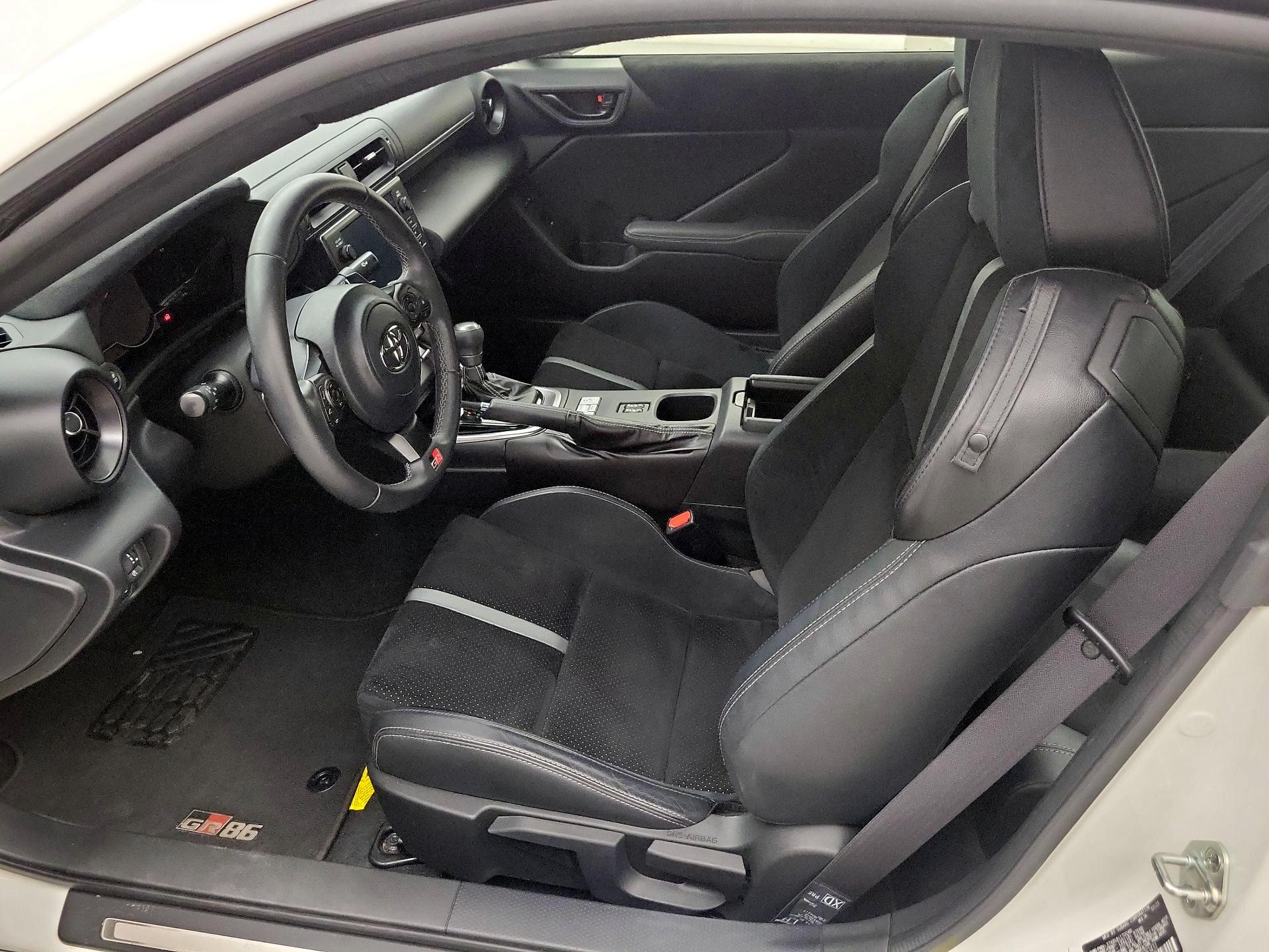 Thumbnail: 2023 Toyota GR86 - 11