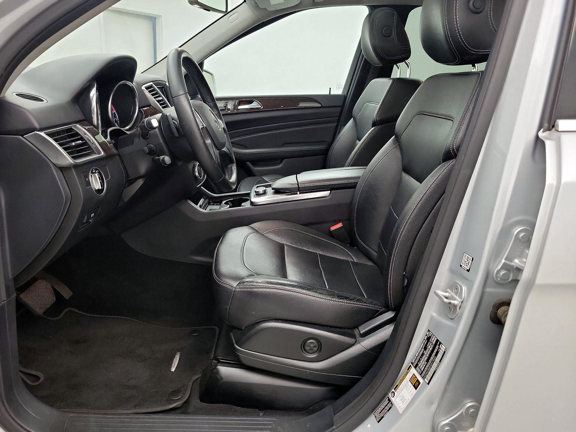 Thumbnail: 2015 Mercedes-Benz M-Class - 11