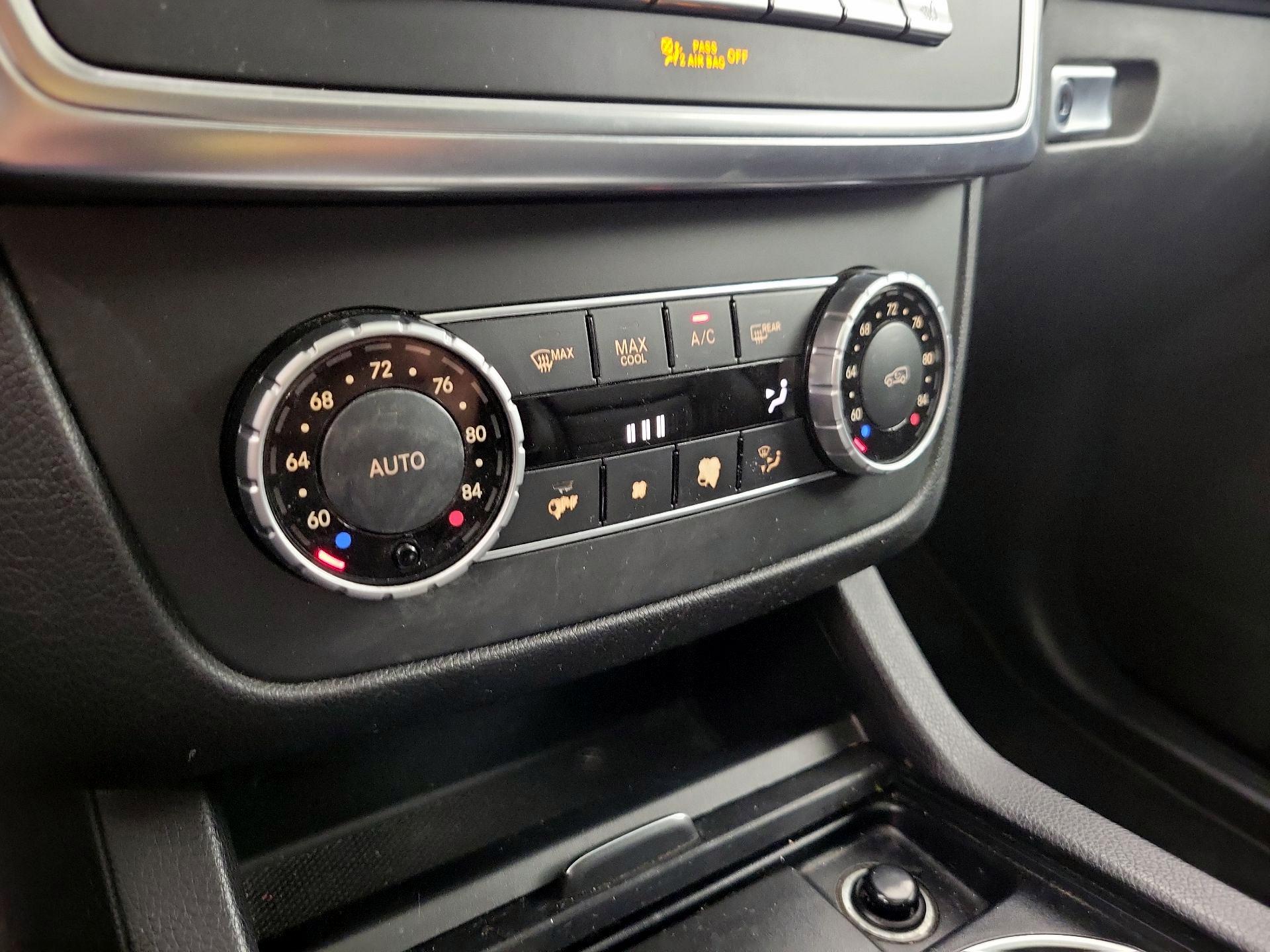 Thumbnail: 2015 Mercedes-Benz M-Class - 17