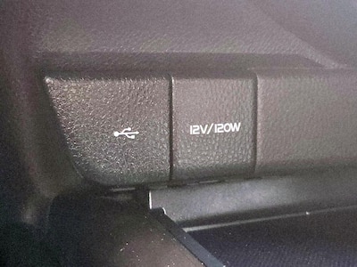 USB/AUX Ports
