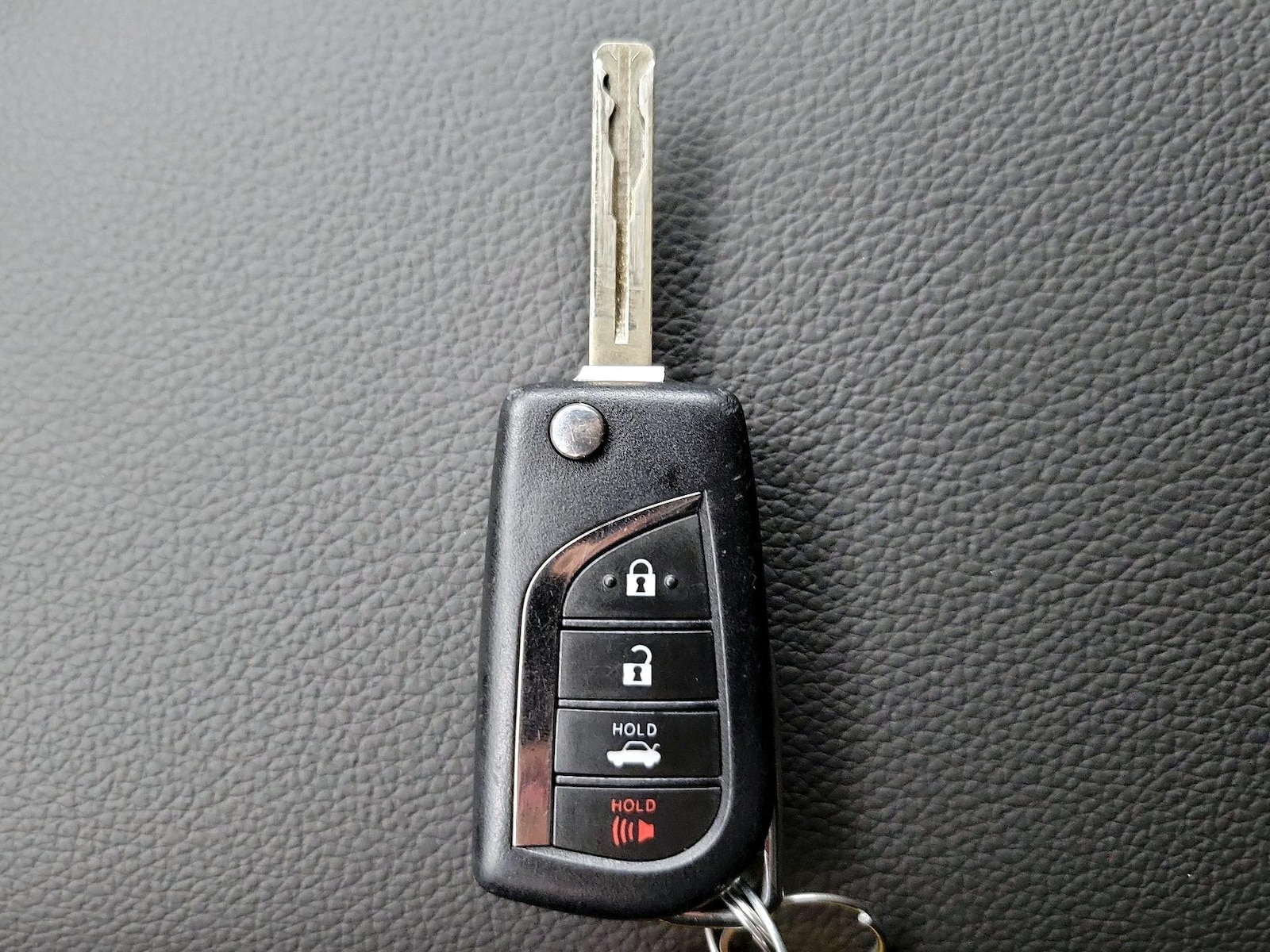 2022 Toyota Camry LE - Photo 23