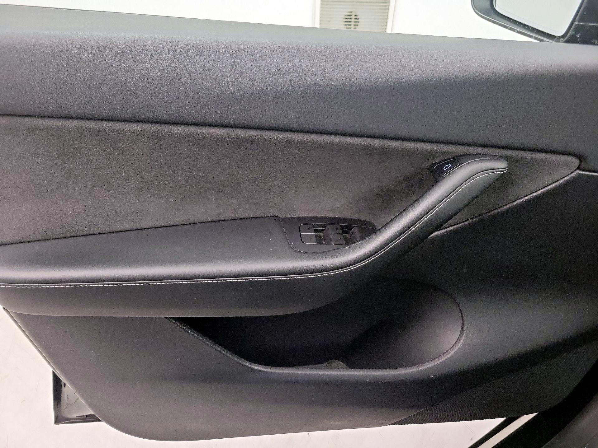 Thumbnail: 2022 Tesla Model Y - 12