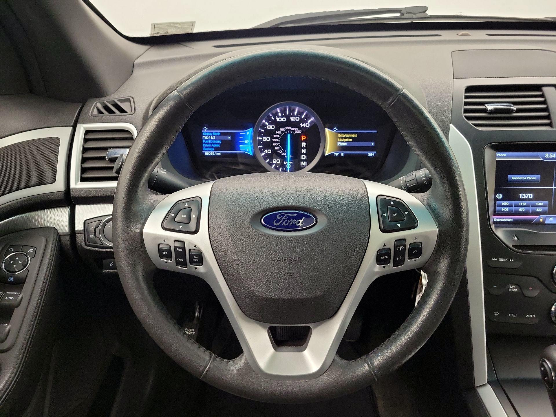 Thumbnail: 2015 Ford Explorer - 10