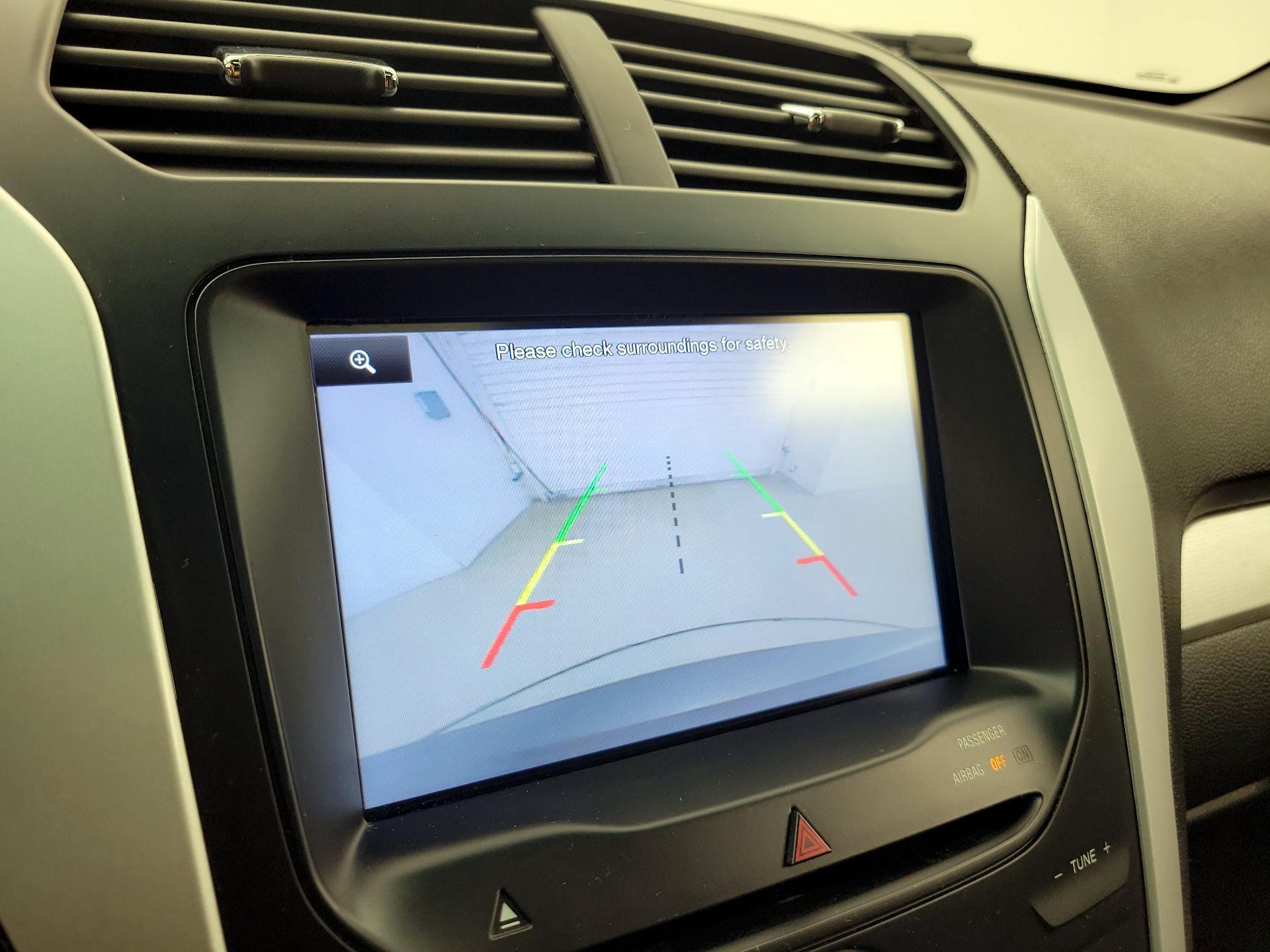 Thumbnail: 2015 Ford Explorer - 14