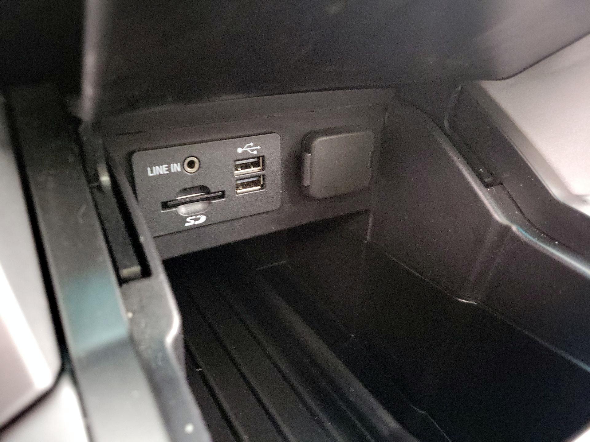 Thumbnail: 2015 Ford Explorer - 18