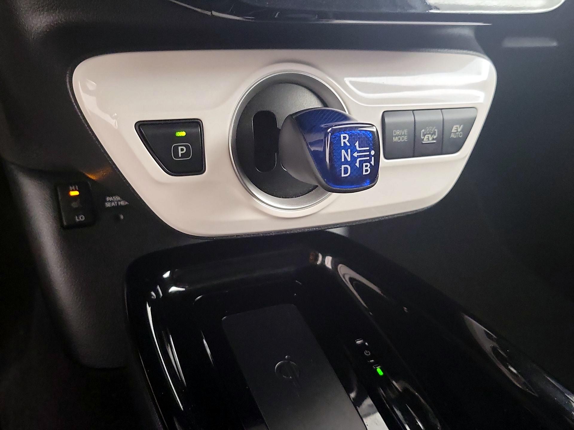 Thumbnail: 2017 Toyota Prius Prime - 18