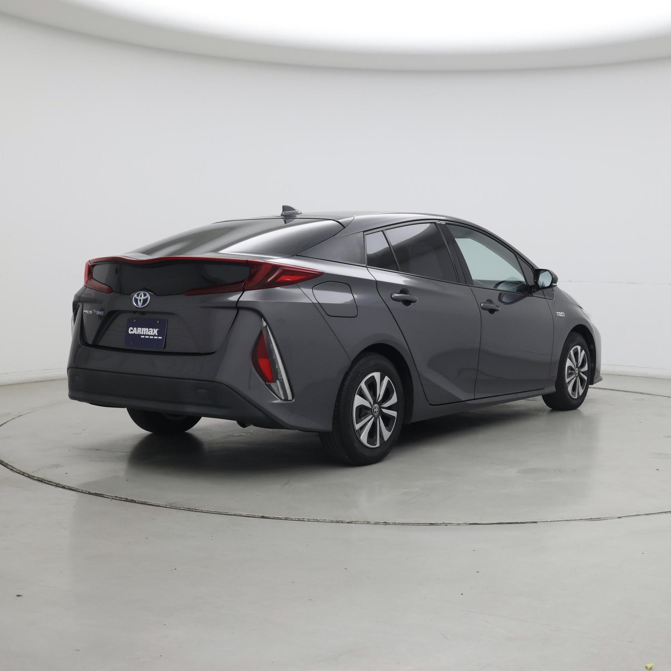 Thumbnail: 2017 Toyota Prius Prime - 8