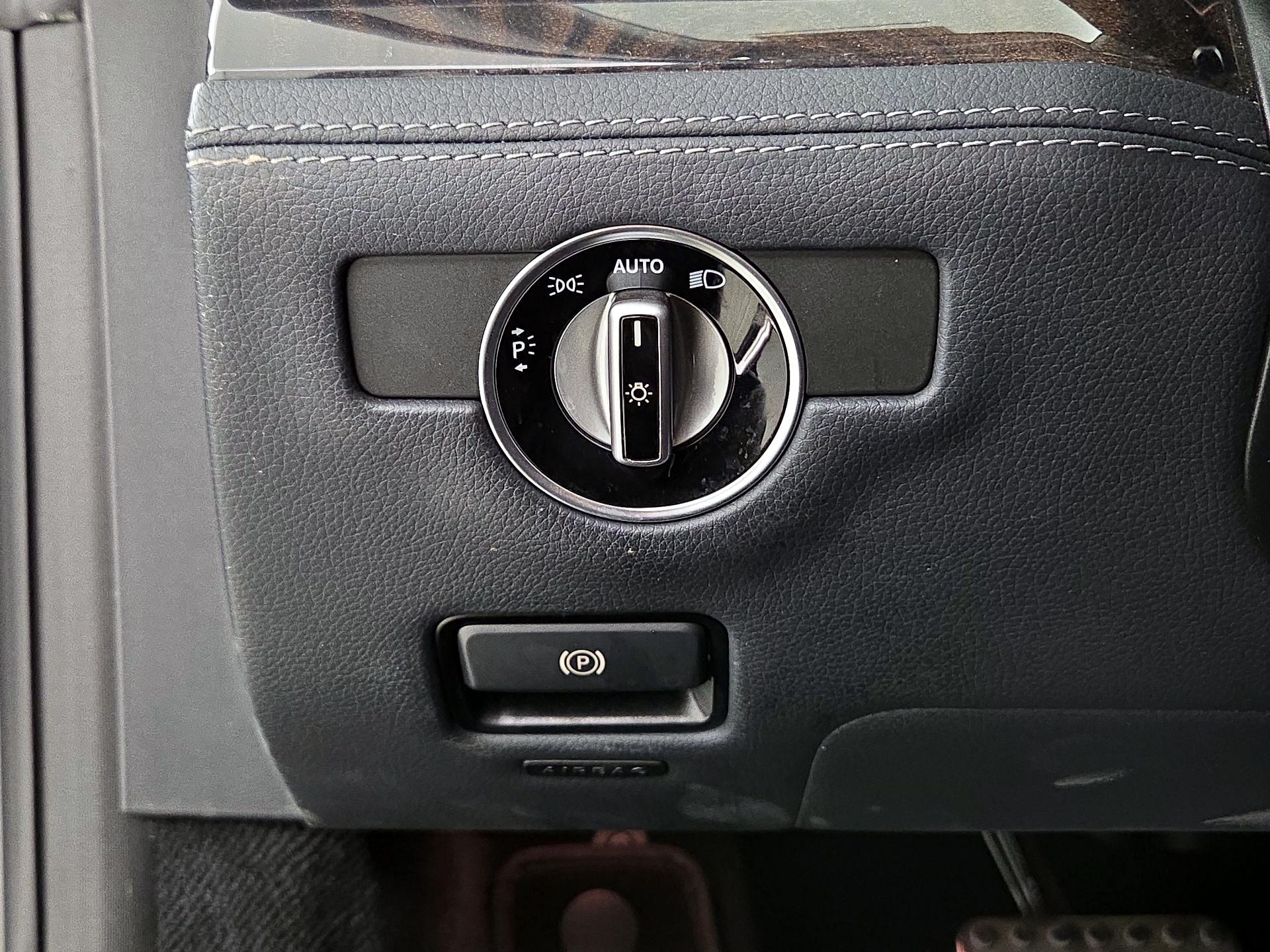 Thumbnail: 2019 Mercedes-Benz SL-Class - 13