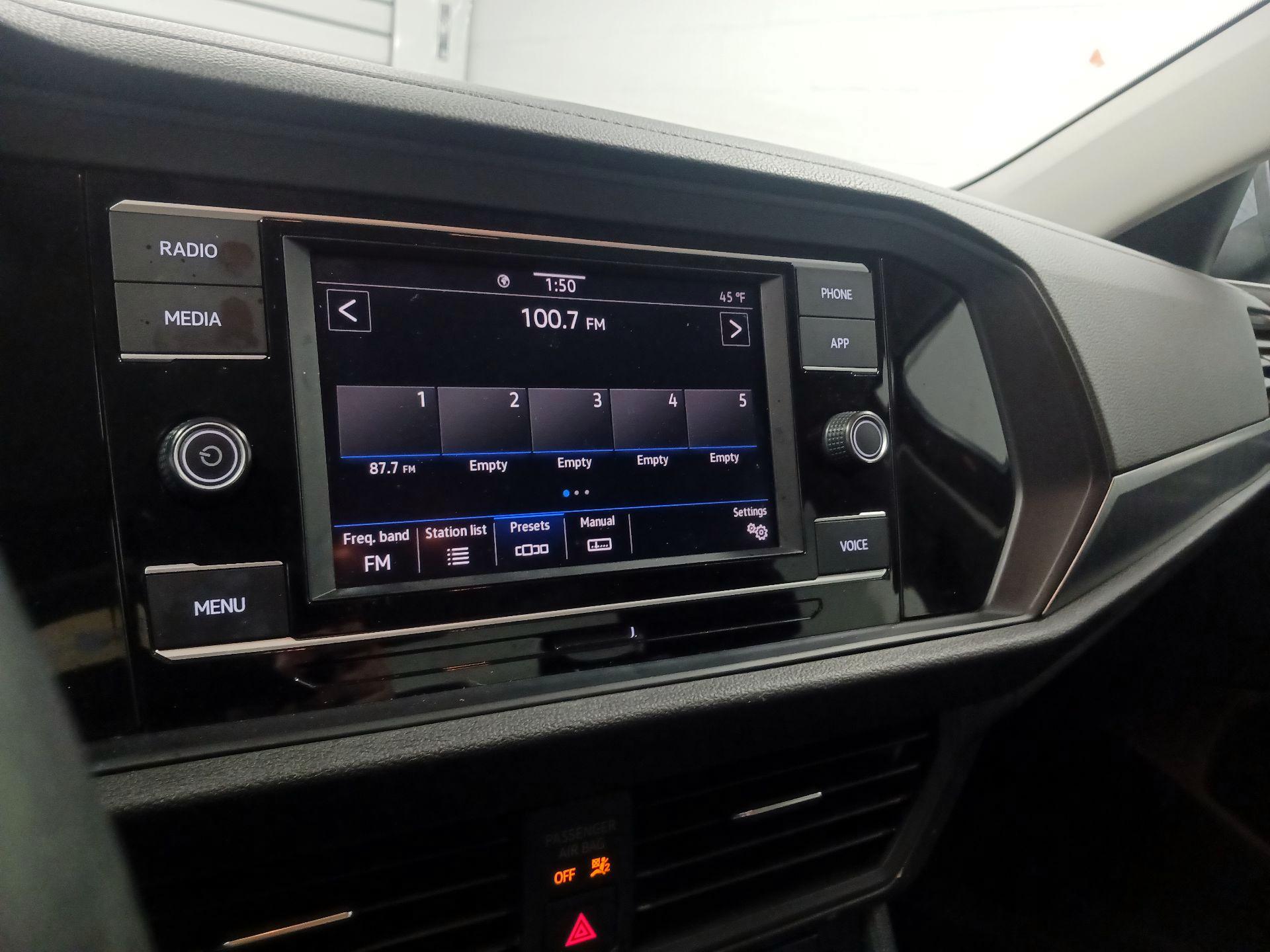 Thumbnail: 2022 Volkswagen Jetta - 15