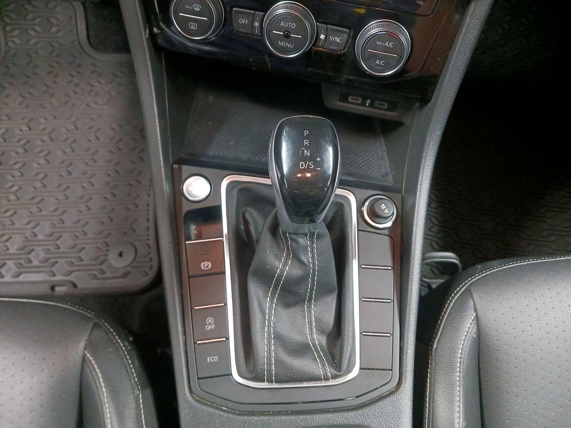 Thumbnail: 2022 Volkswagen Jetta - 17