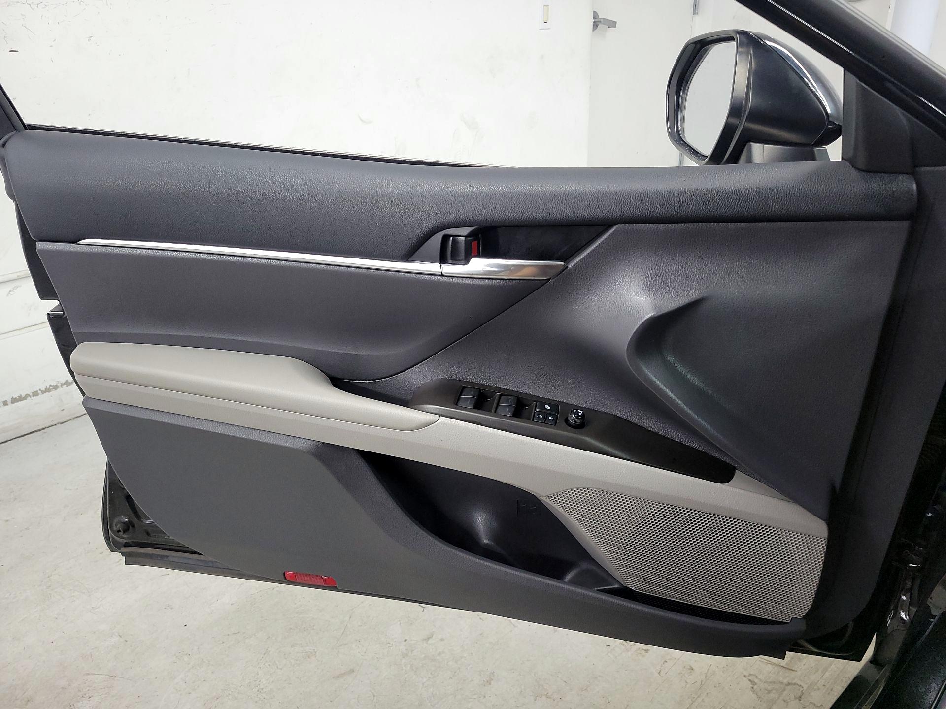 Thumbnail: 2021 Toyota Camry - 12