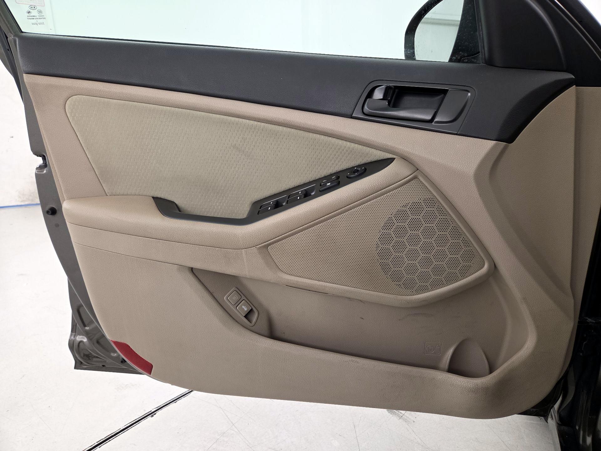 Thumbnail: 2014 Kia Optima - 12