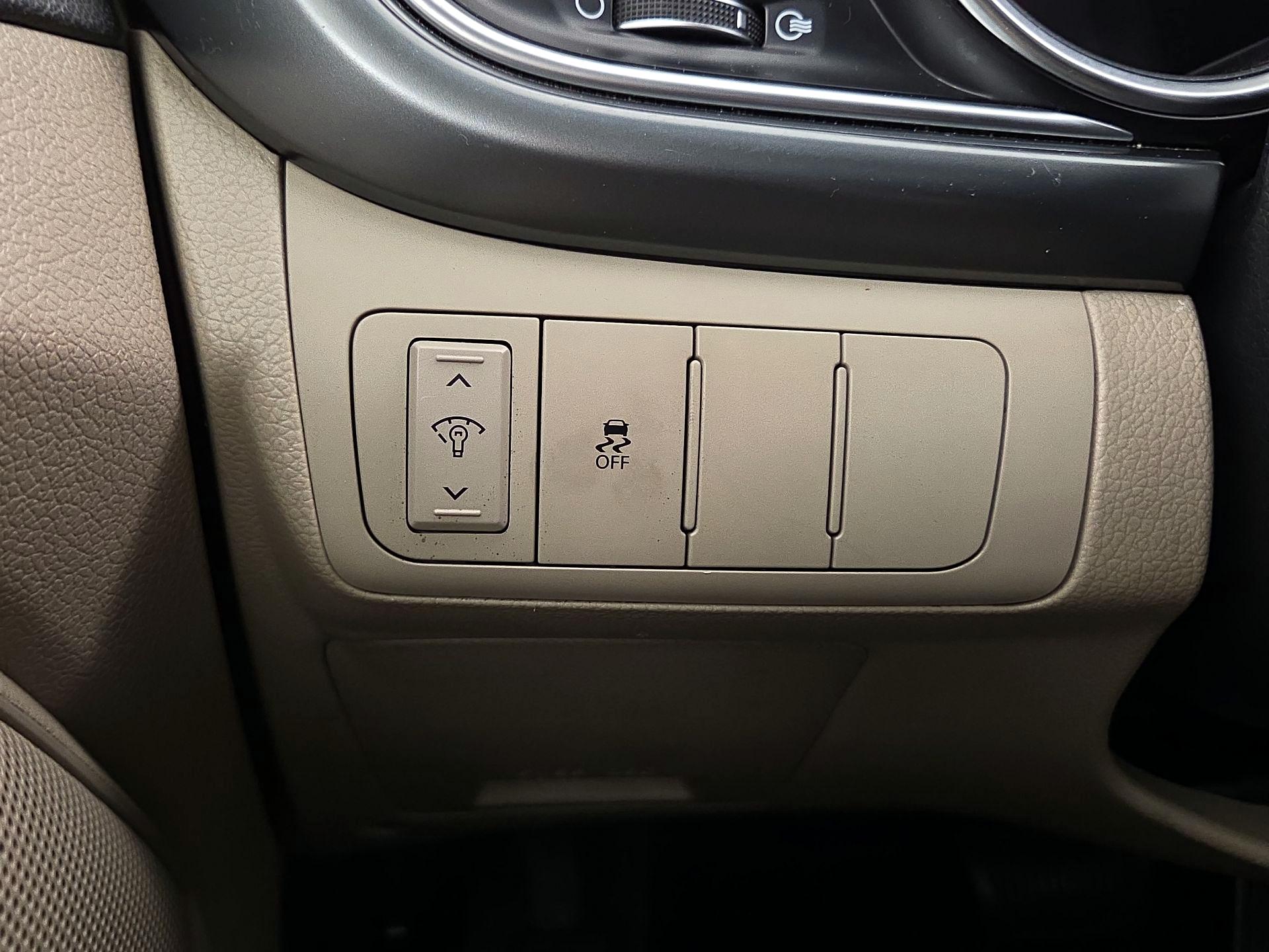 Thumbnail: 2014 Kia Optima - 13