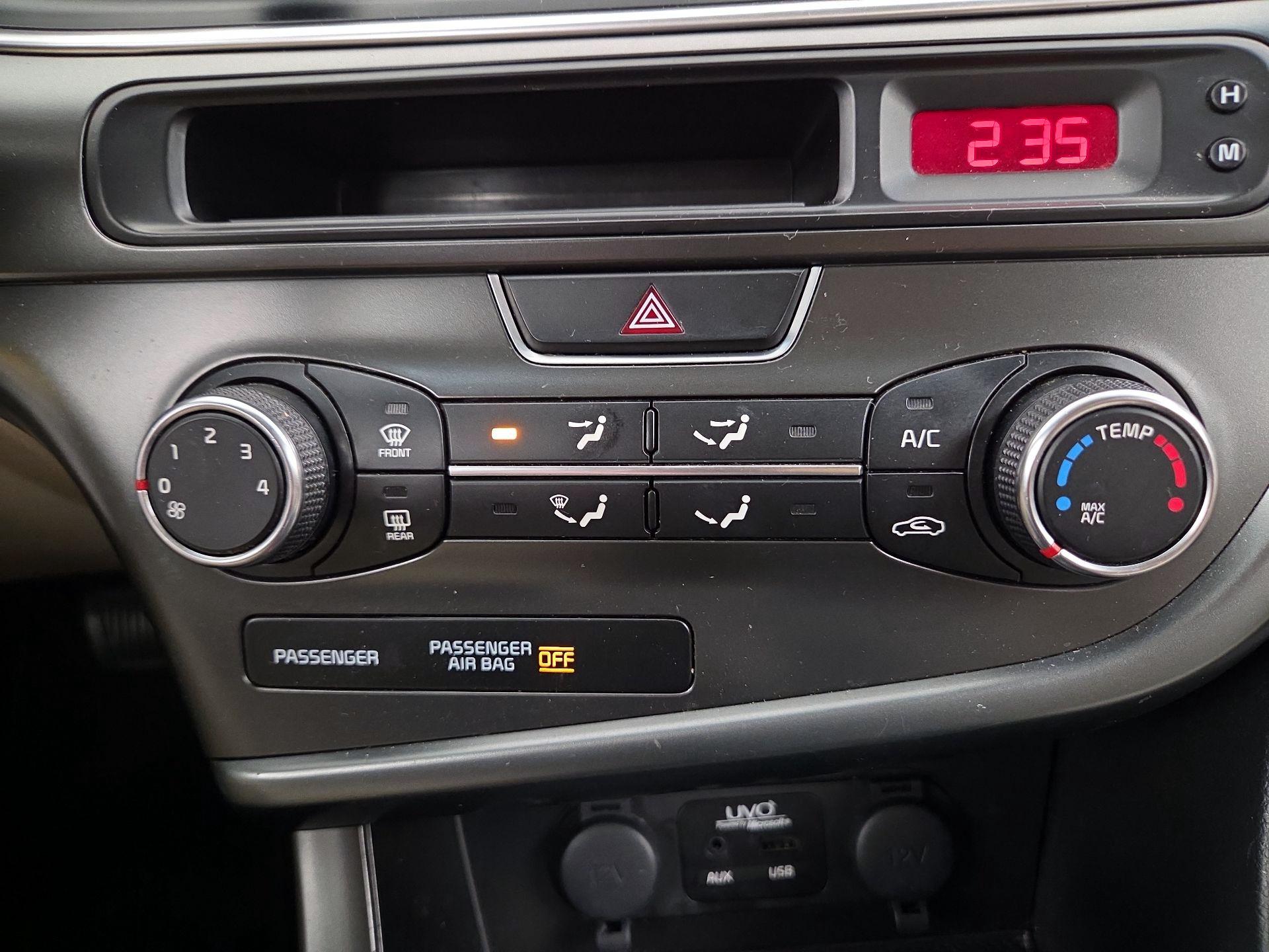 Thumbnail: 2014 Kia Optima - 16