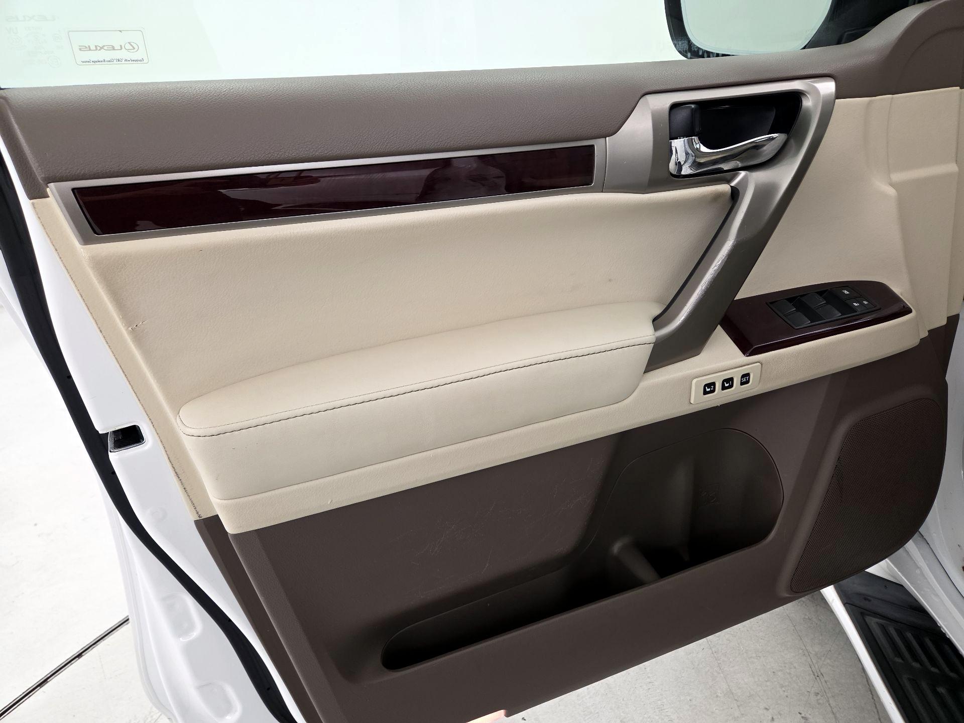 Thumbnail: 2019 Lexus GX - 12