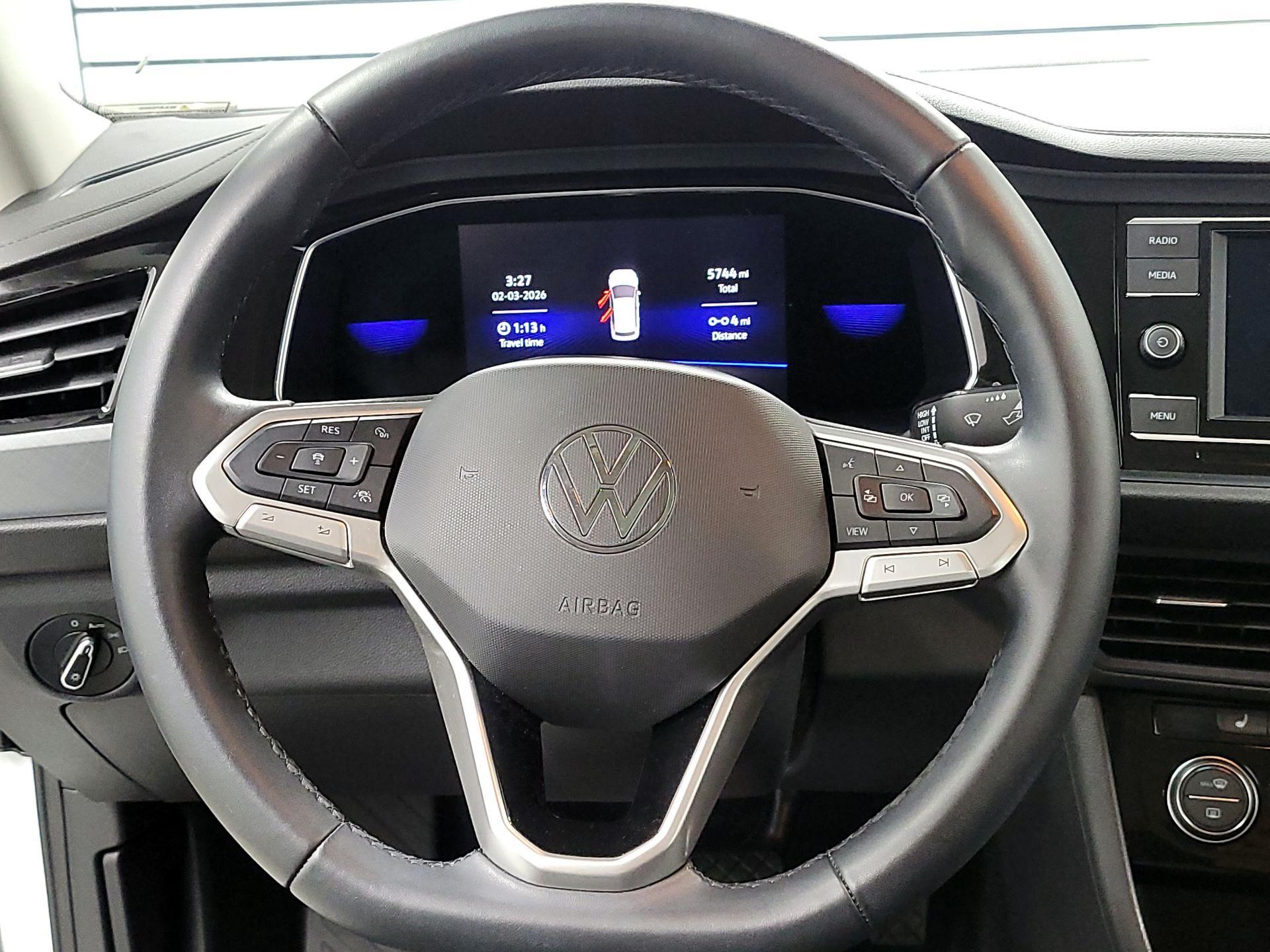 Thumbnail: 2022 Volkswagen Jetta - 10