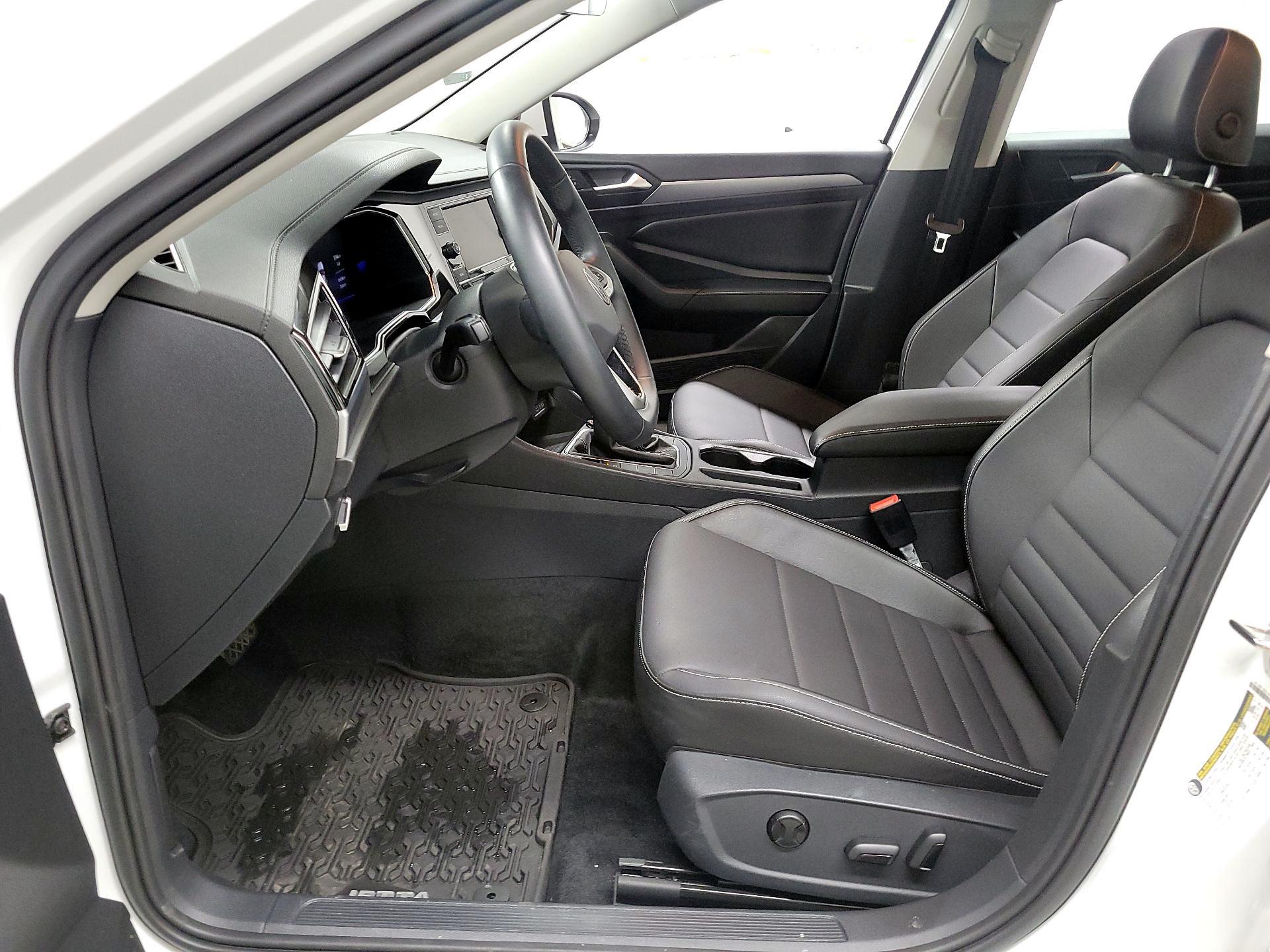 Thumbnail: 2022 Volkswagen Jetta - 11