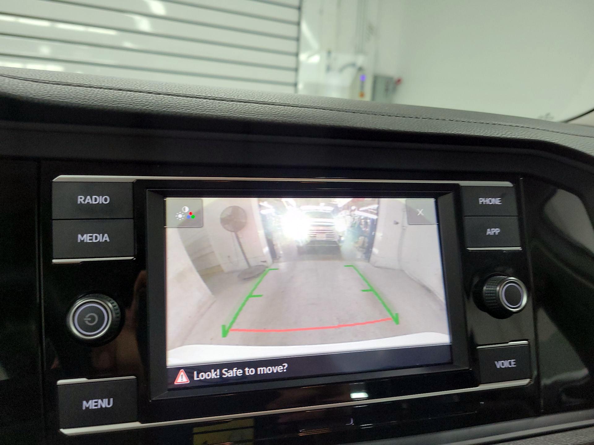 Thumbnail: 2022 Volkswagen Jetta - 13