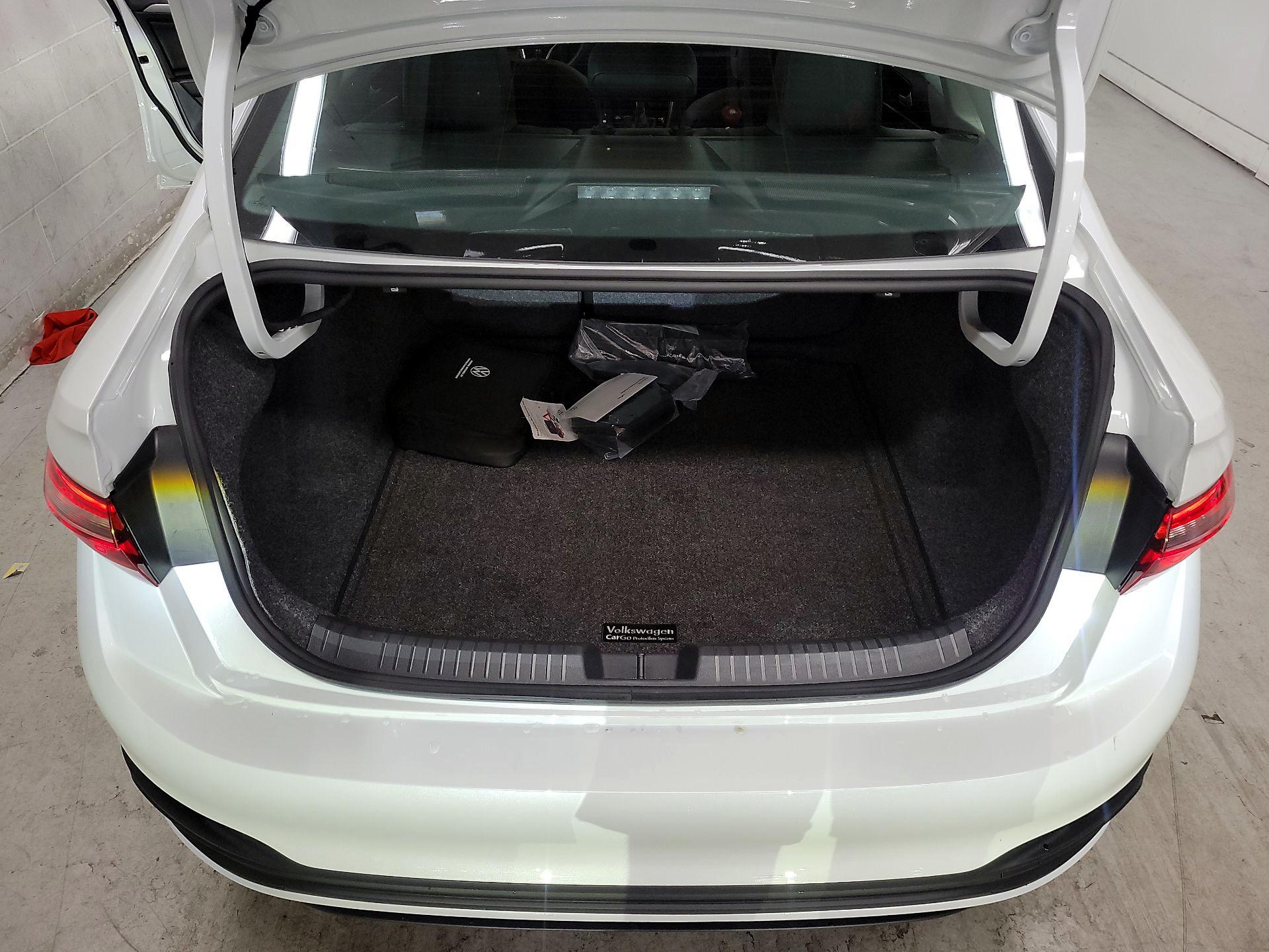 Thumbnail: 2022 Volkswagen Jetta - 18