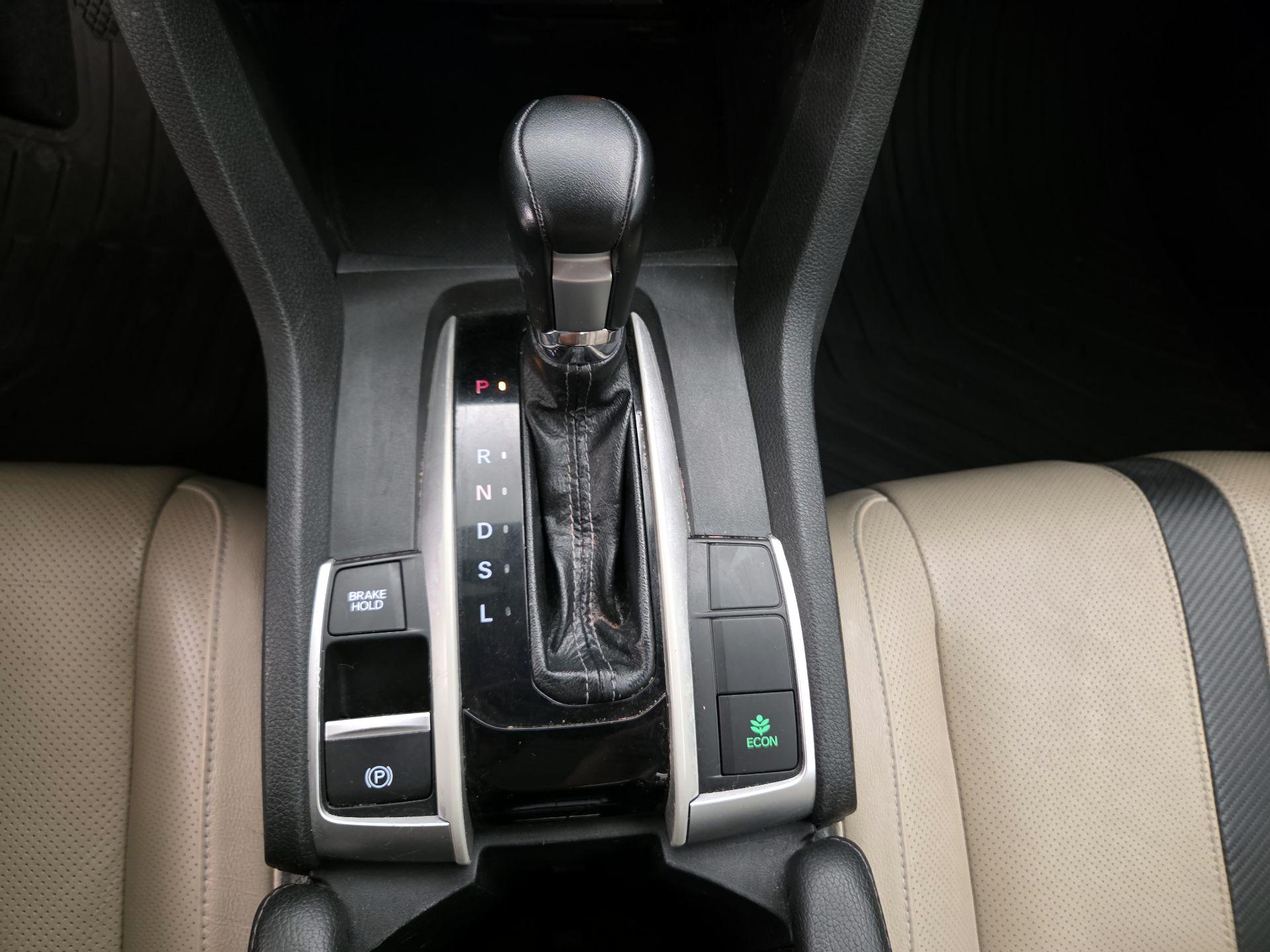 Thumbnail: 2016 Honda Civic - 18