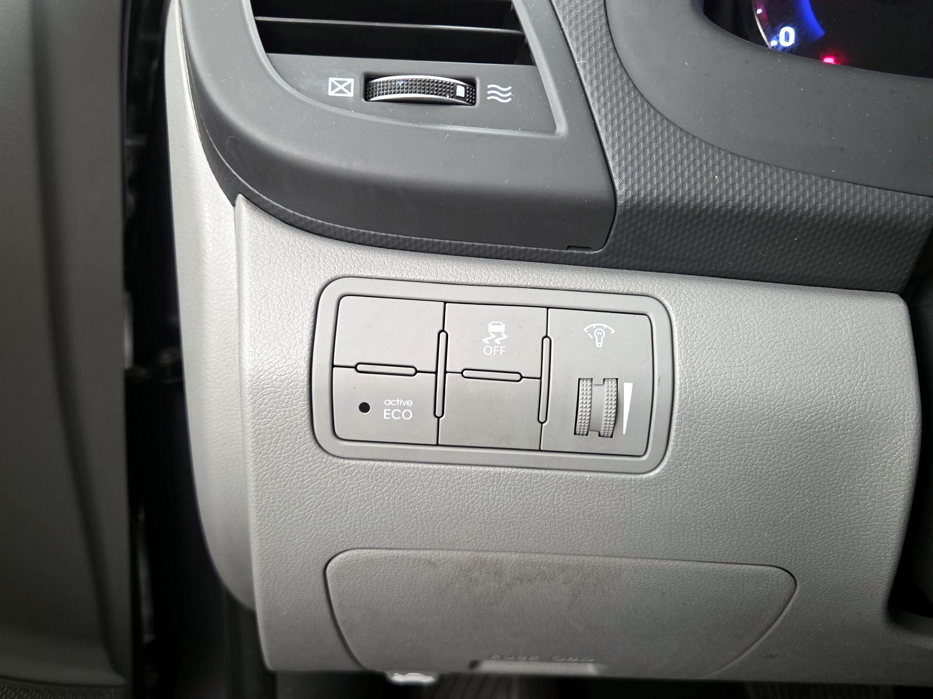 Thumbnail: 2015 Hyundai Accent - 13