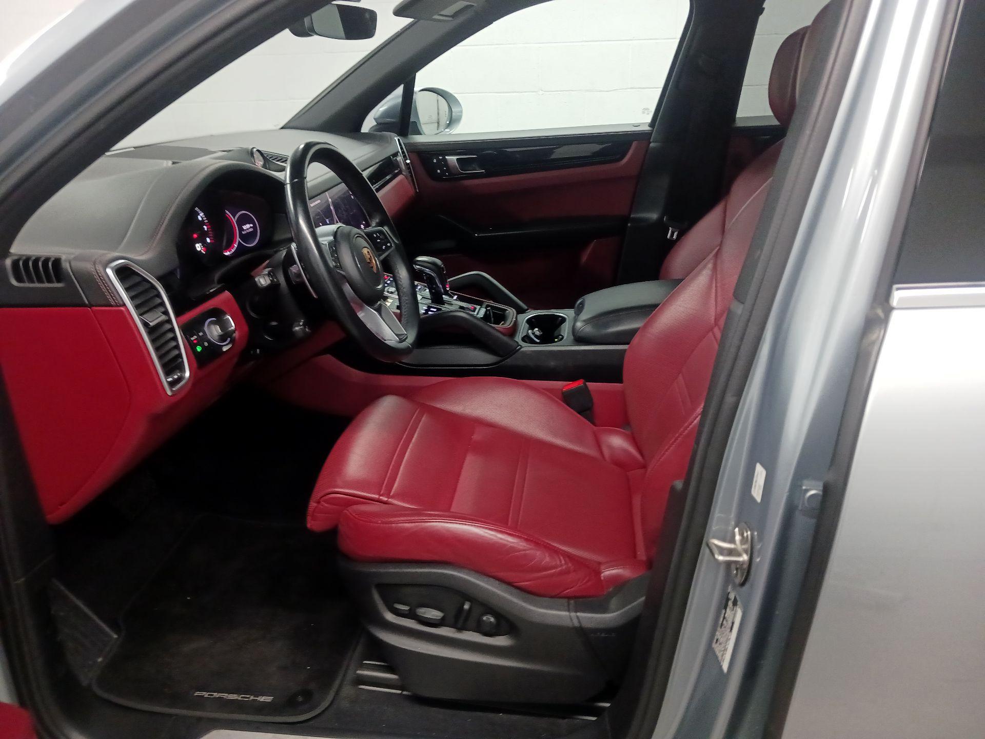 Thumbnail: 2022 Porsche Cayenne - 11
