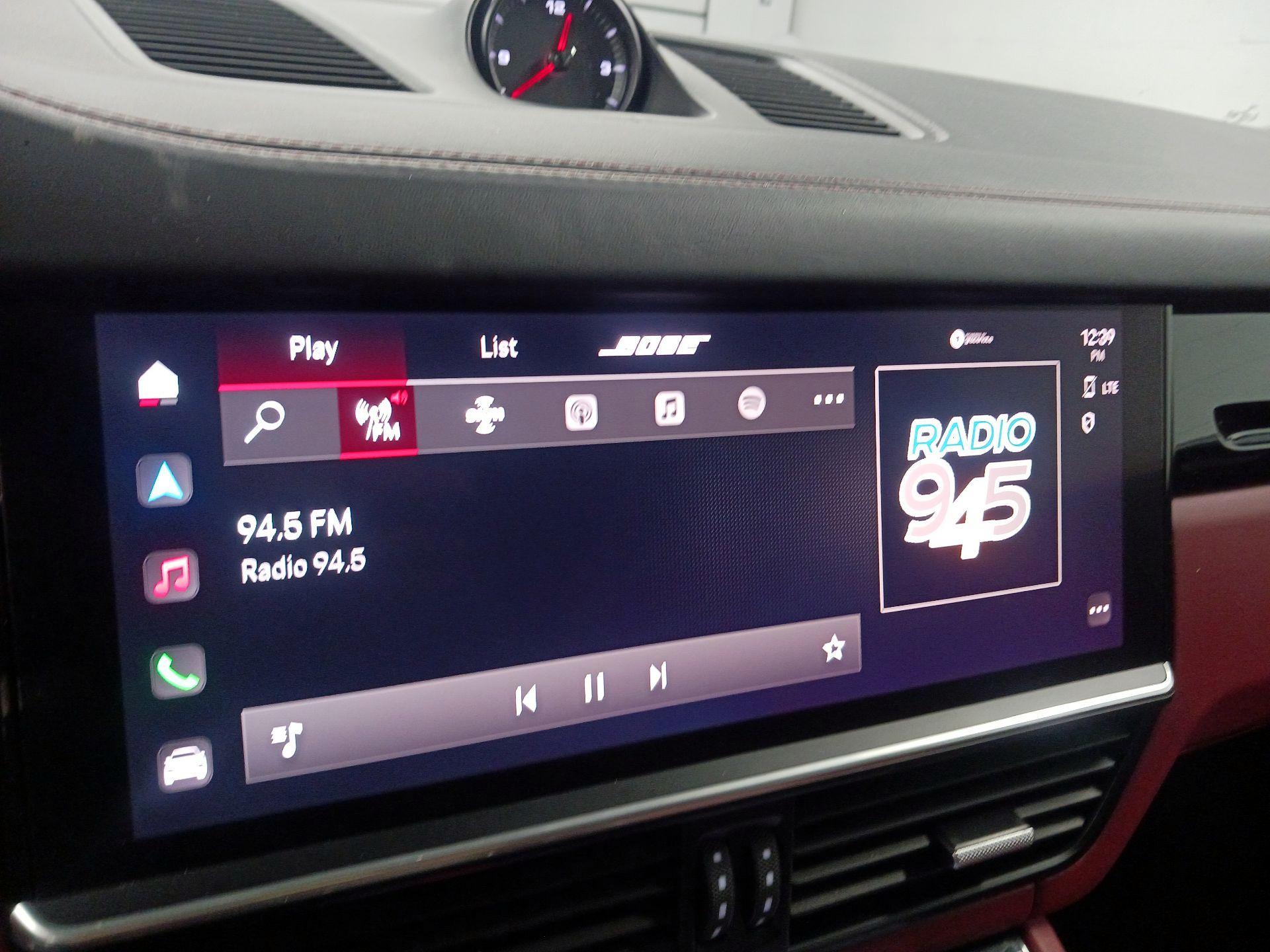 Thumbnail: 2022 Porsche Cayenne - 16