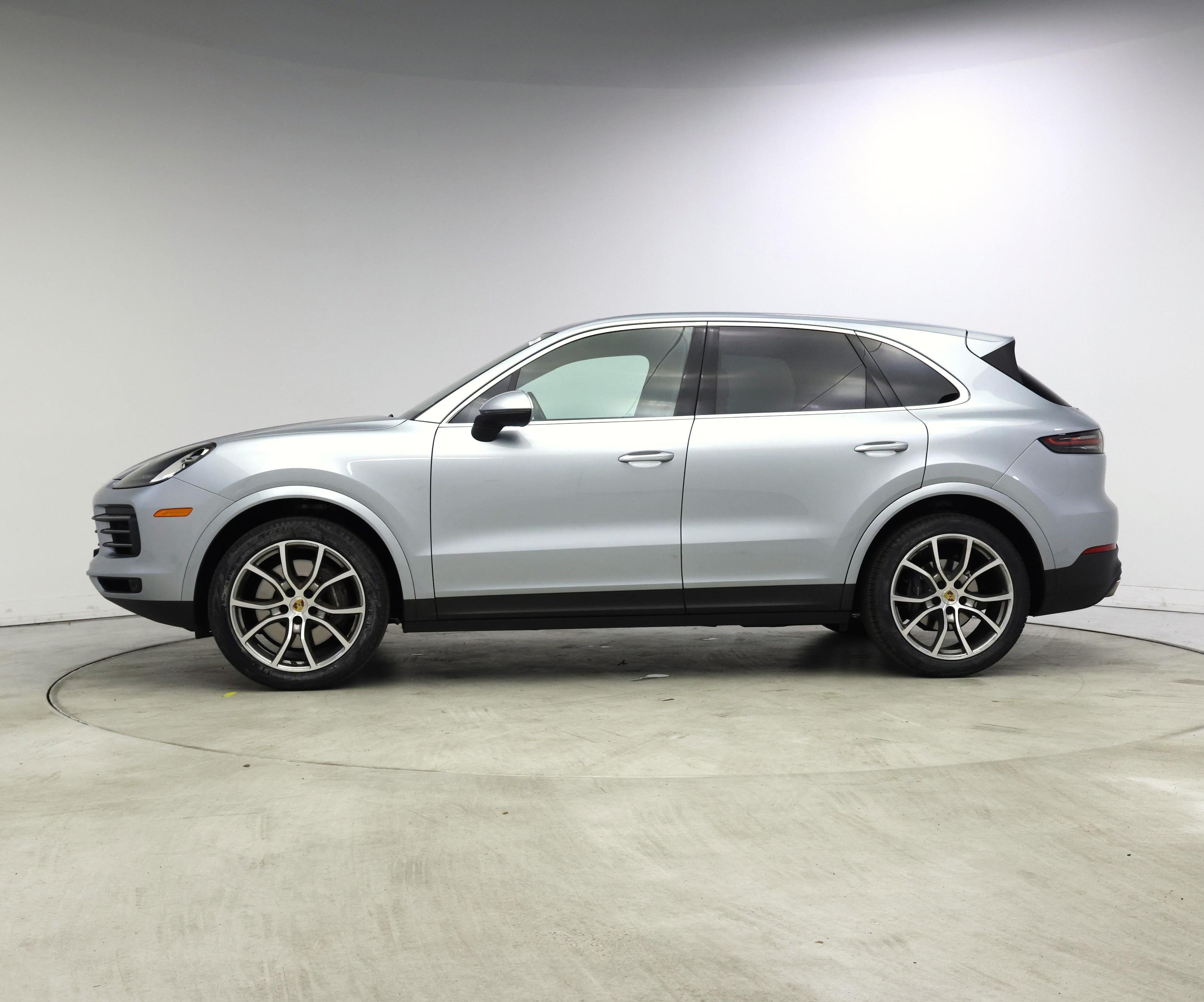 Thumbnail: 2022 Porsche Cayenne - 3