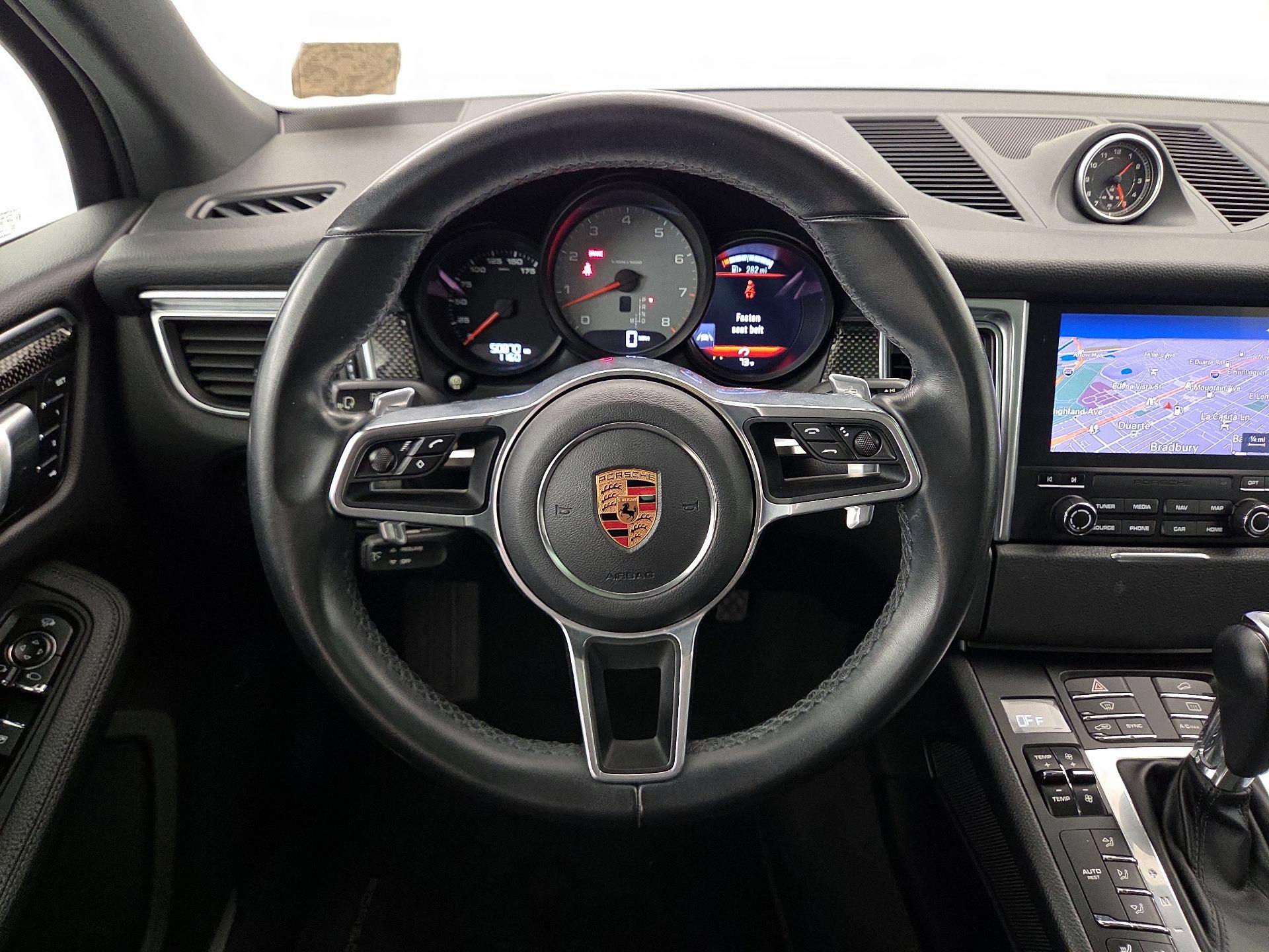 Thumbnail: 2018 Porsche Macan - 10