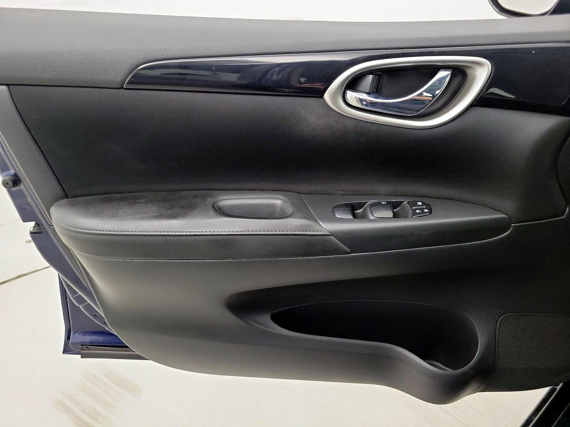 Thumbnail: 2018 Nissan Sentra - 12